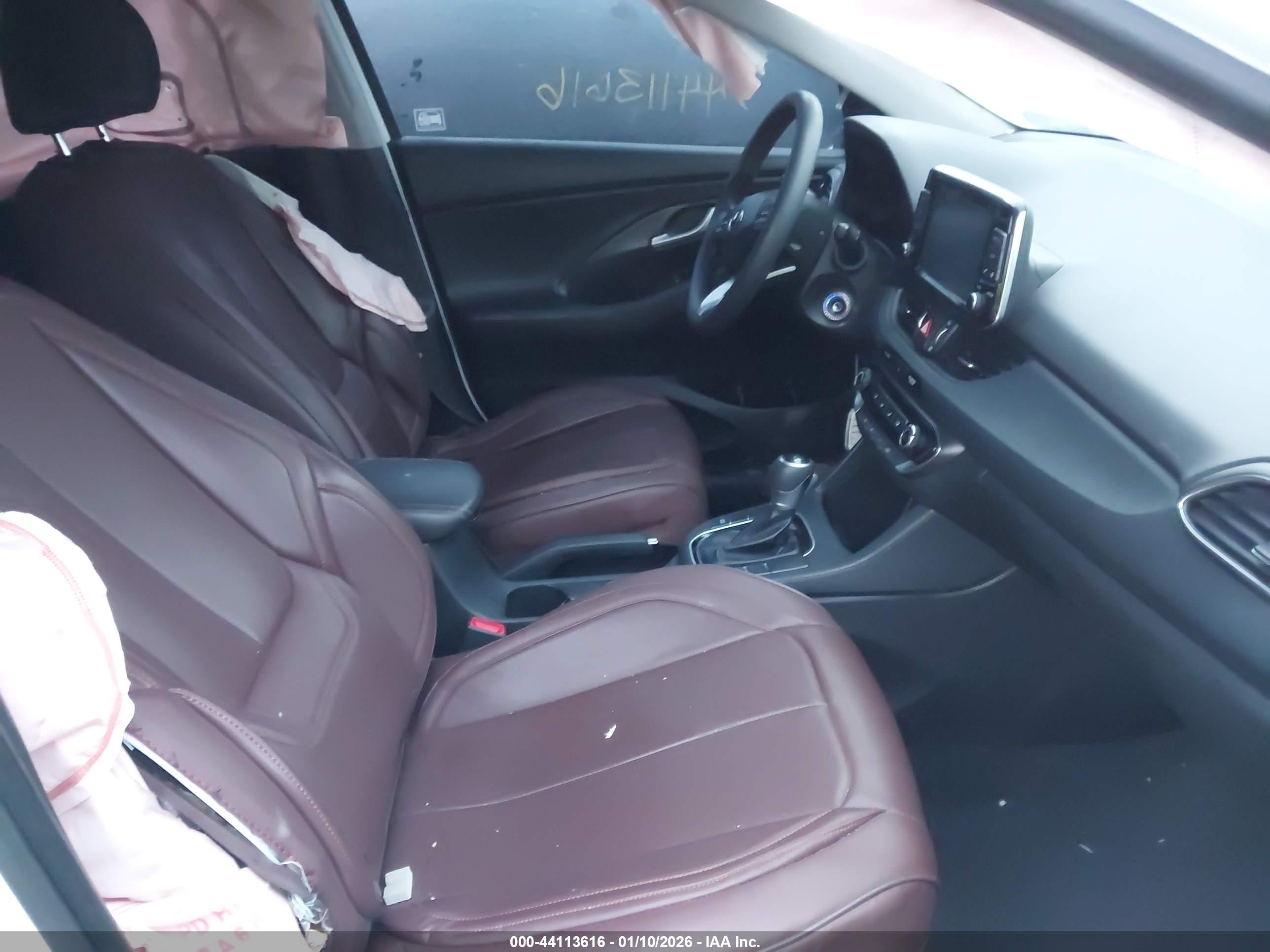 HYUNDAI ELANTRA image 5
