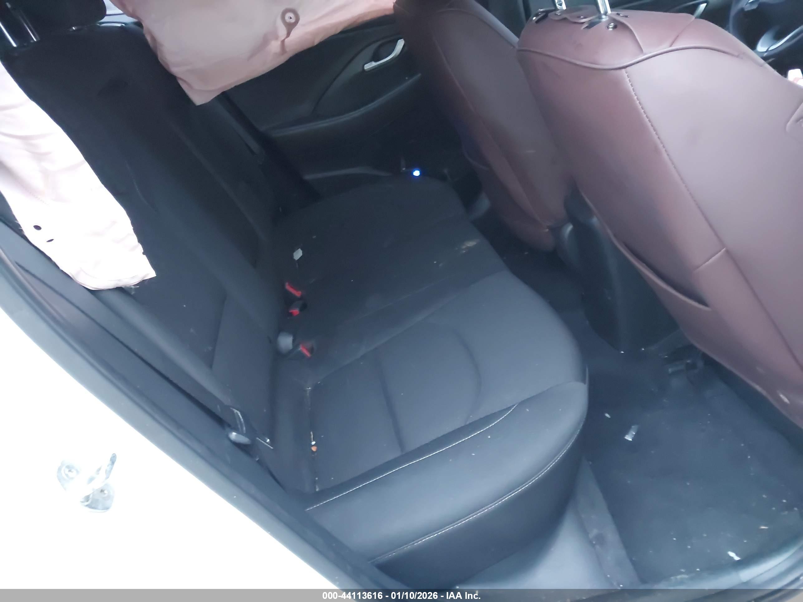 HYUNDAI ELANTRA image 8