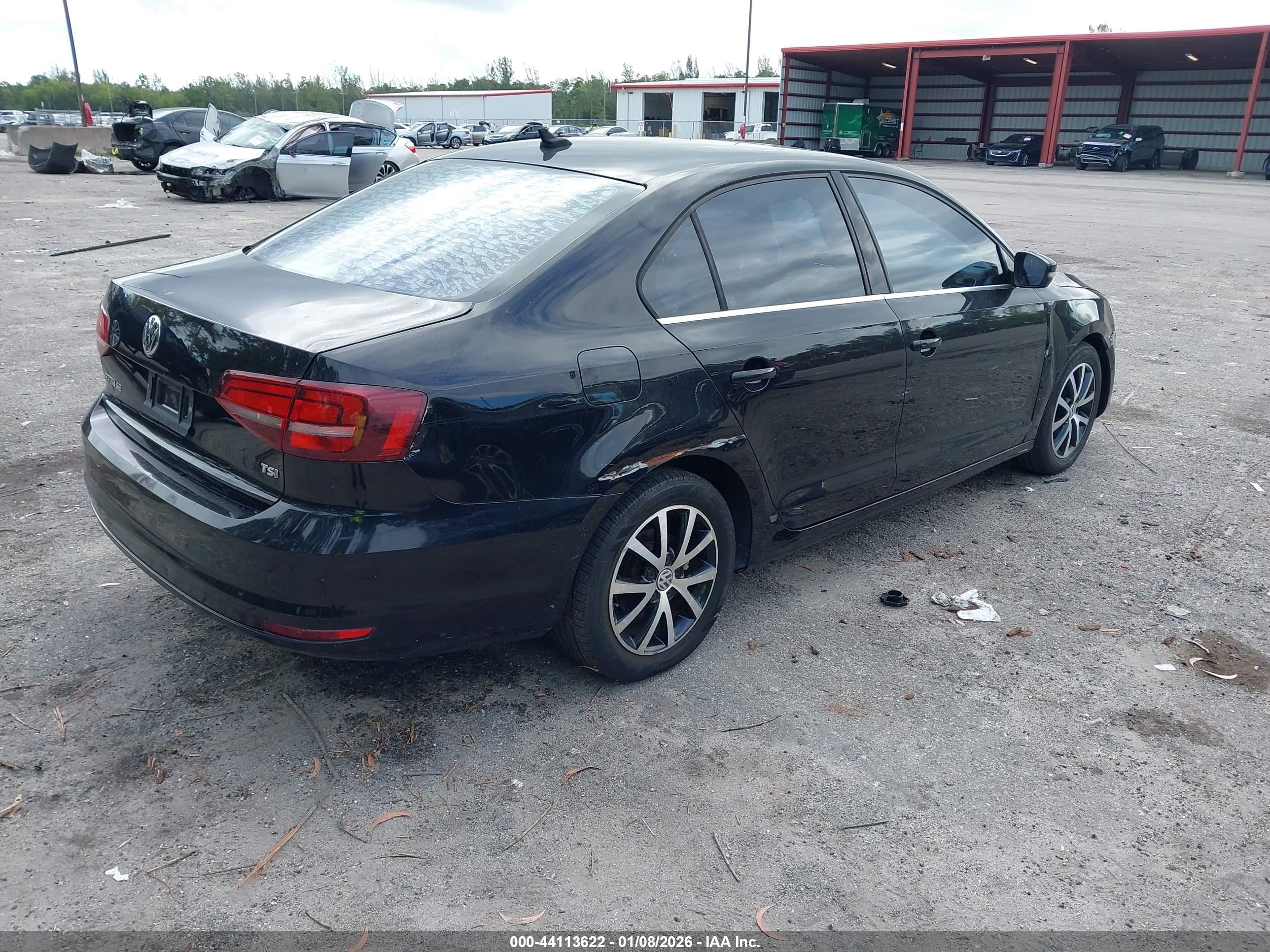 VOLKSWAGEN JETTA image 4