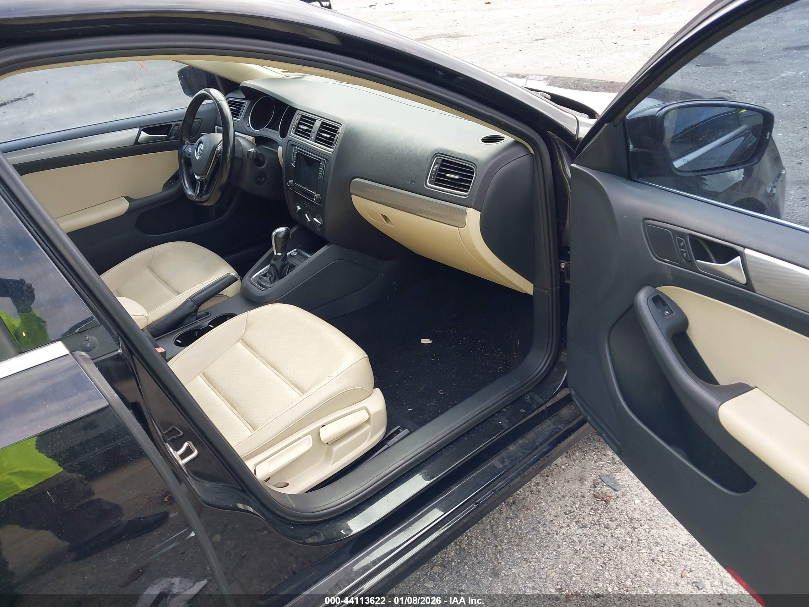 VOLKSWAGEN JETTA image 5