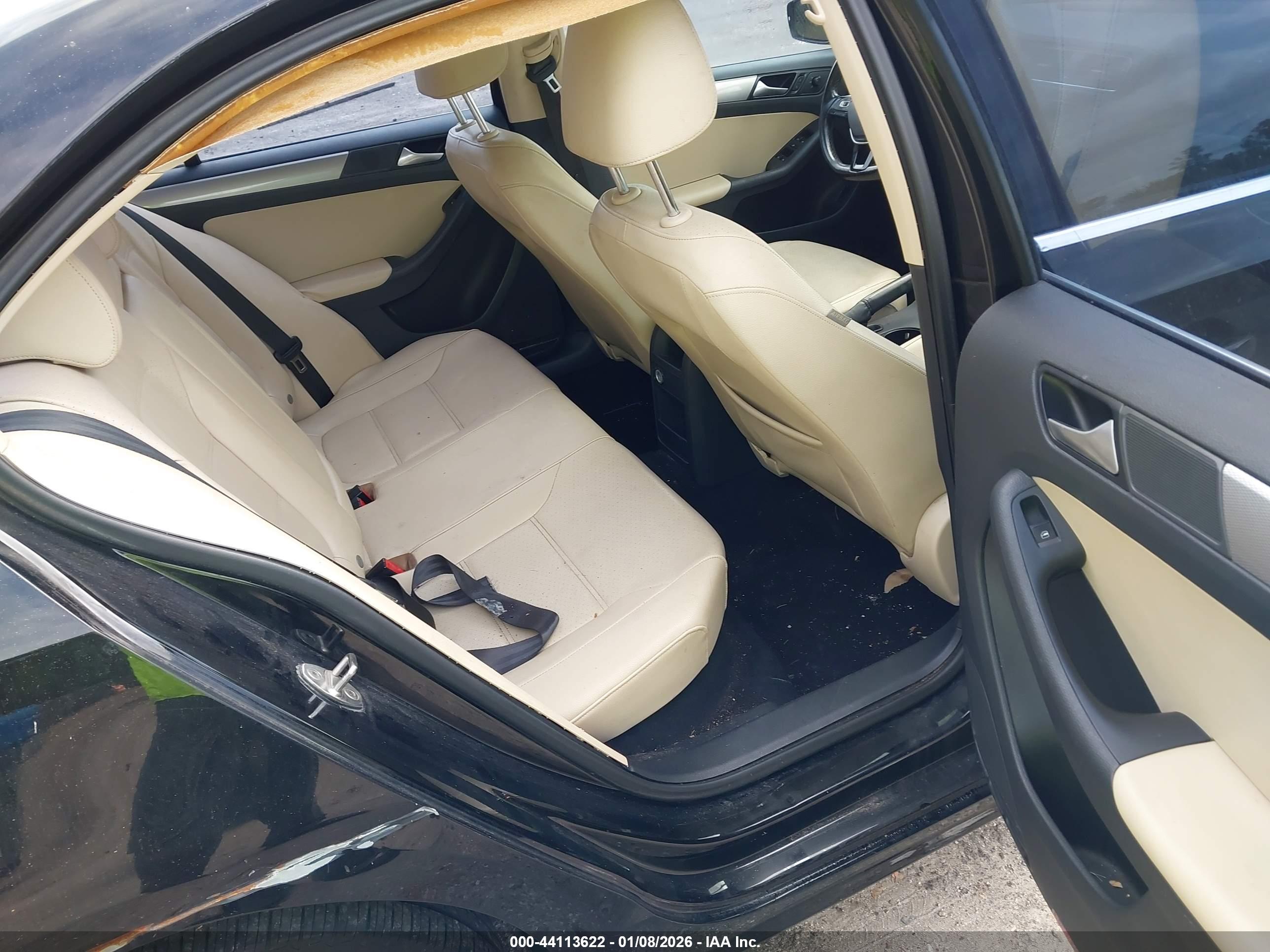 VOLKSWAGEN JETTA image 8