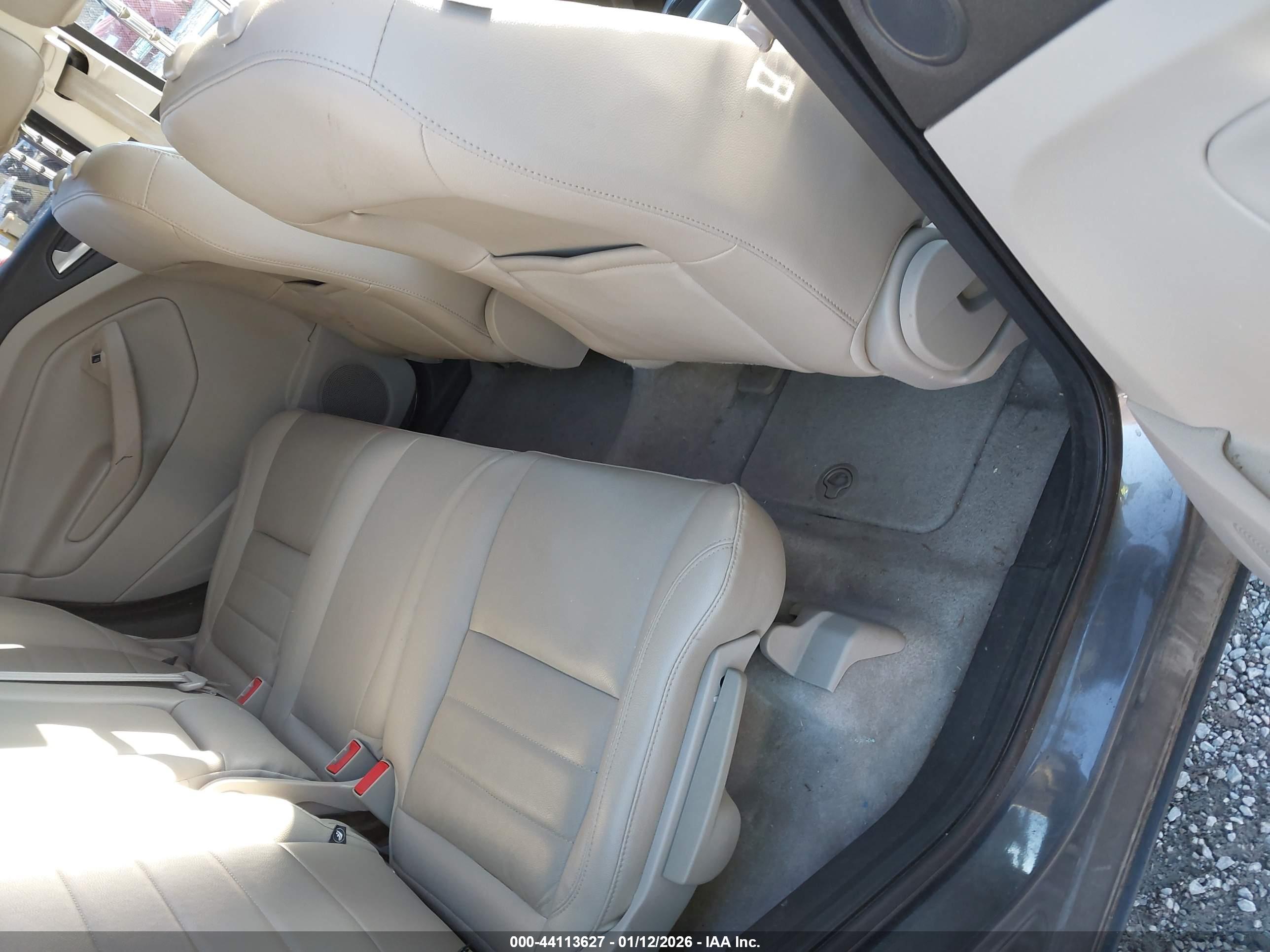 FORD ESCAPE image 8