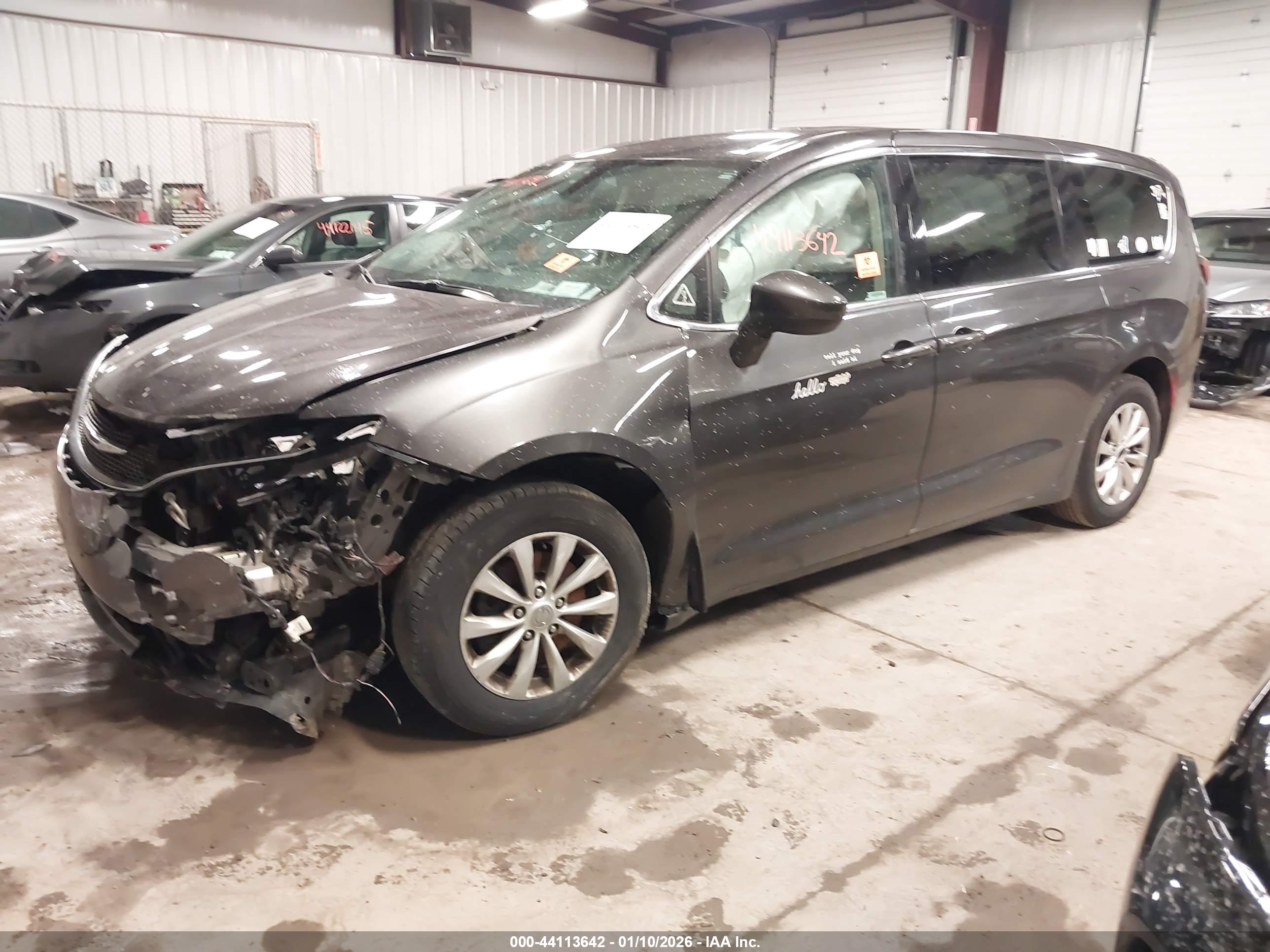 CHRYSLER PACIFICA image 2