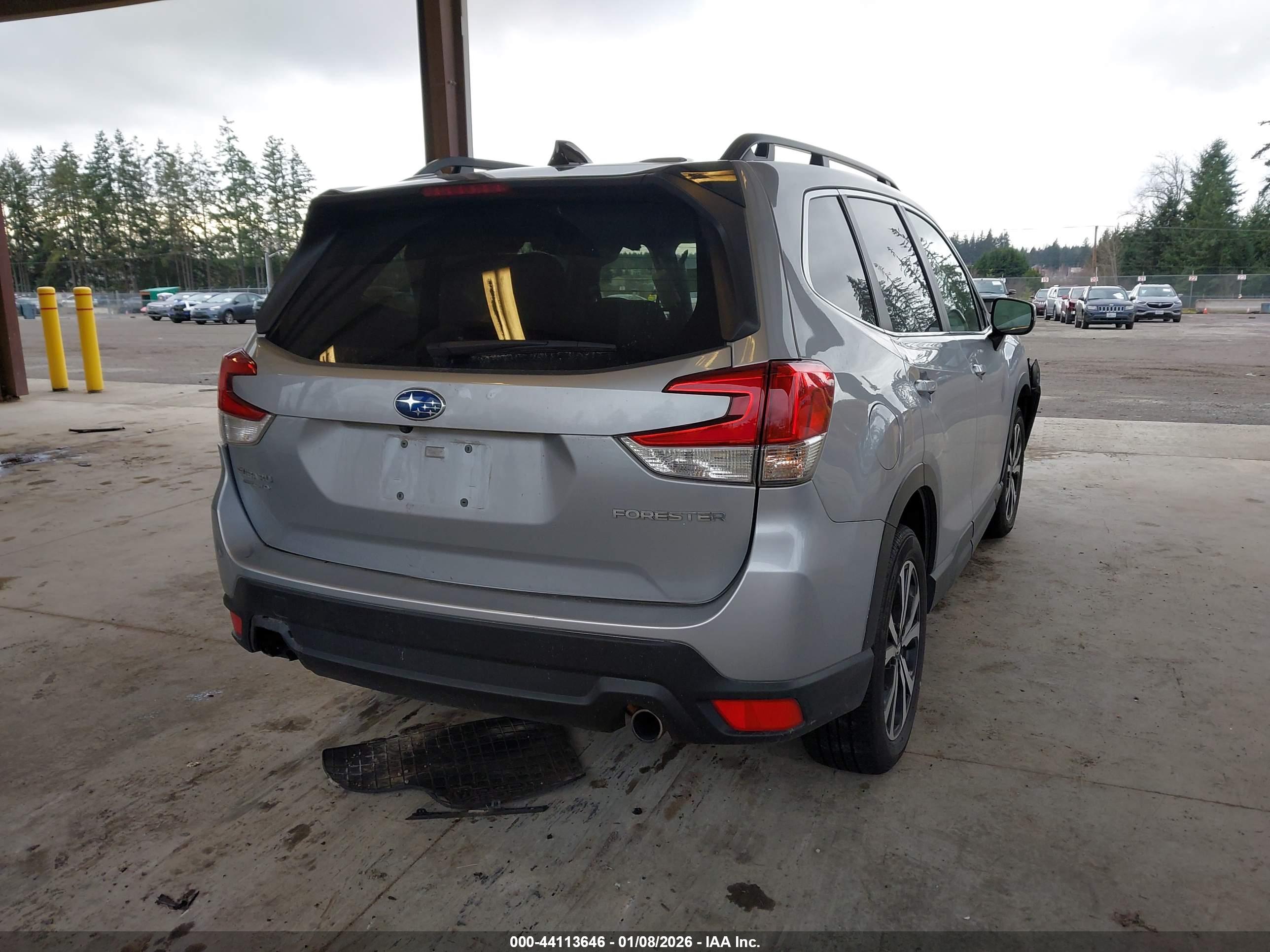 SUBARU FORESTER image 4