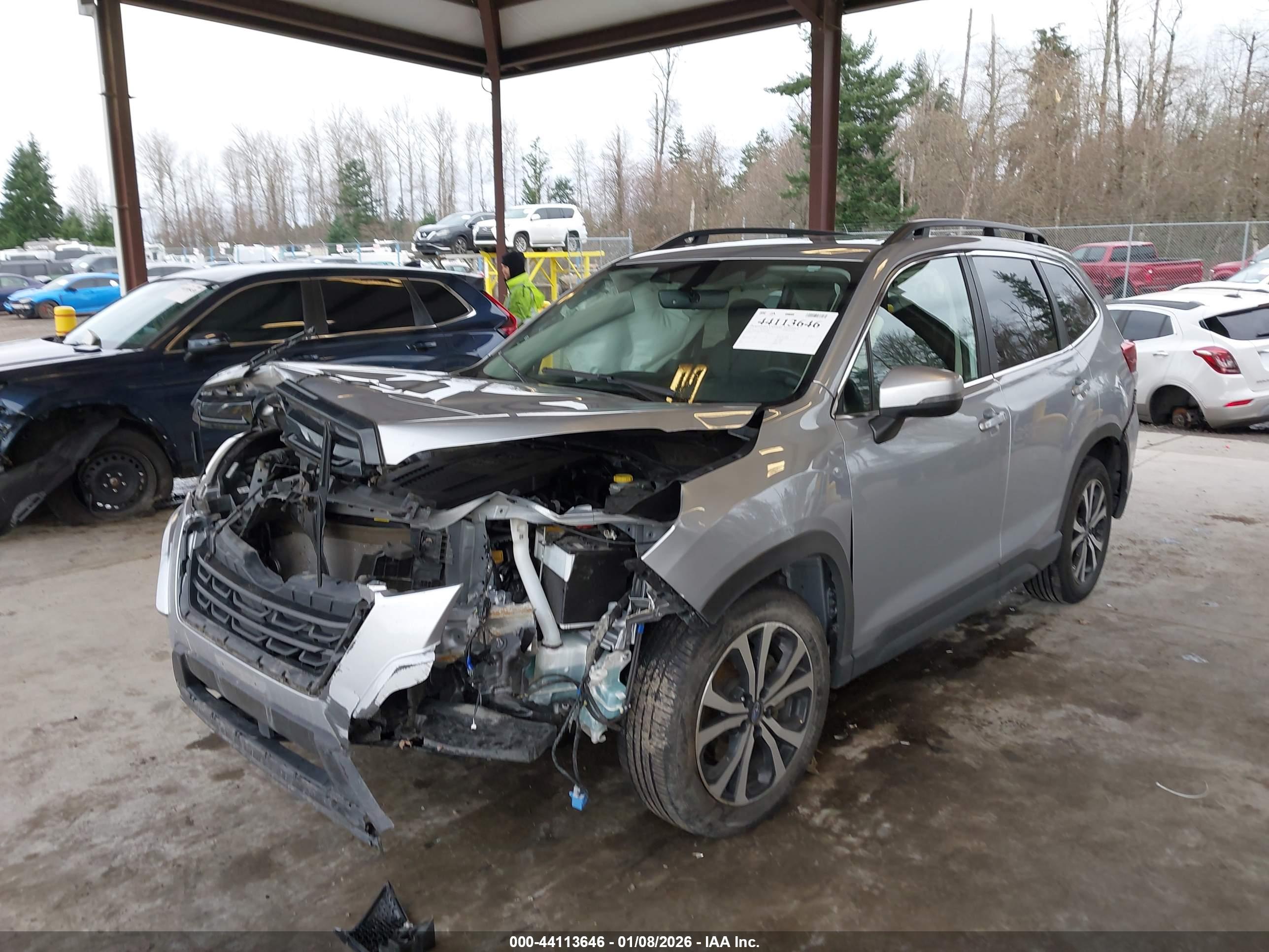 SUBARU FORESTER image 6