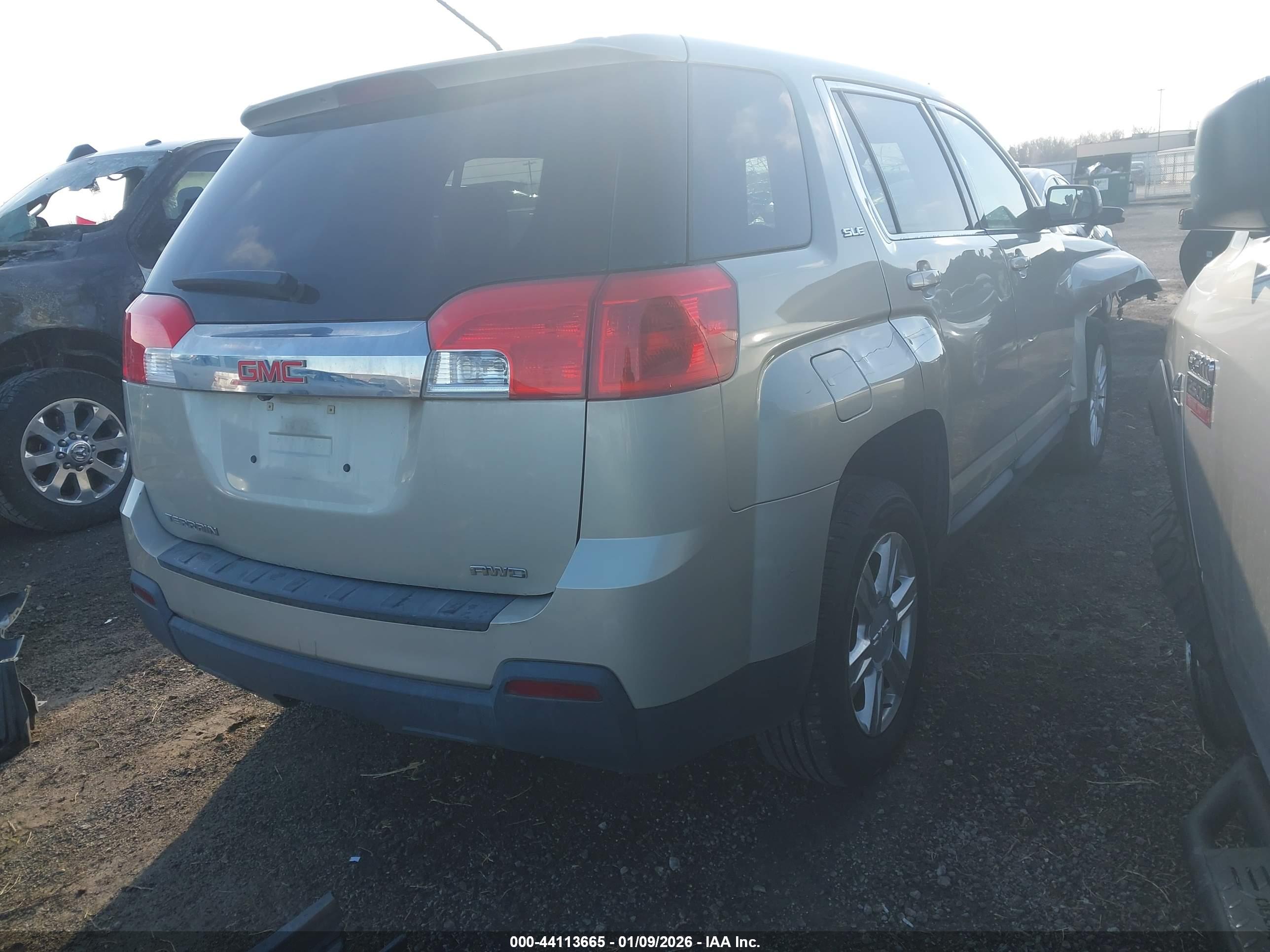 GMC TERRAIN image 4
