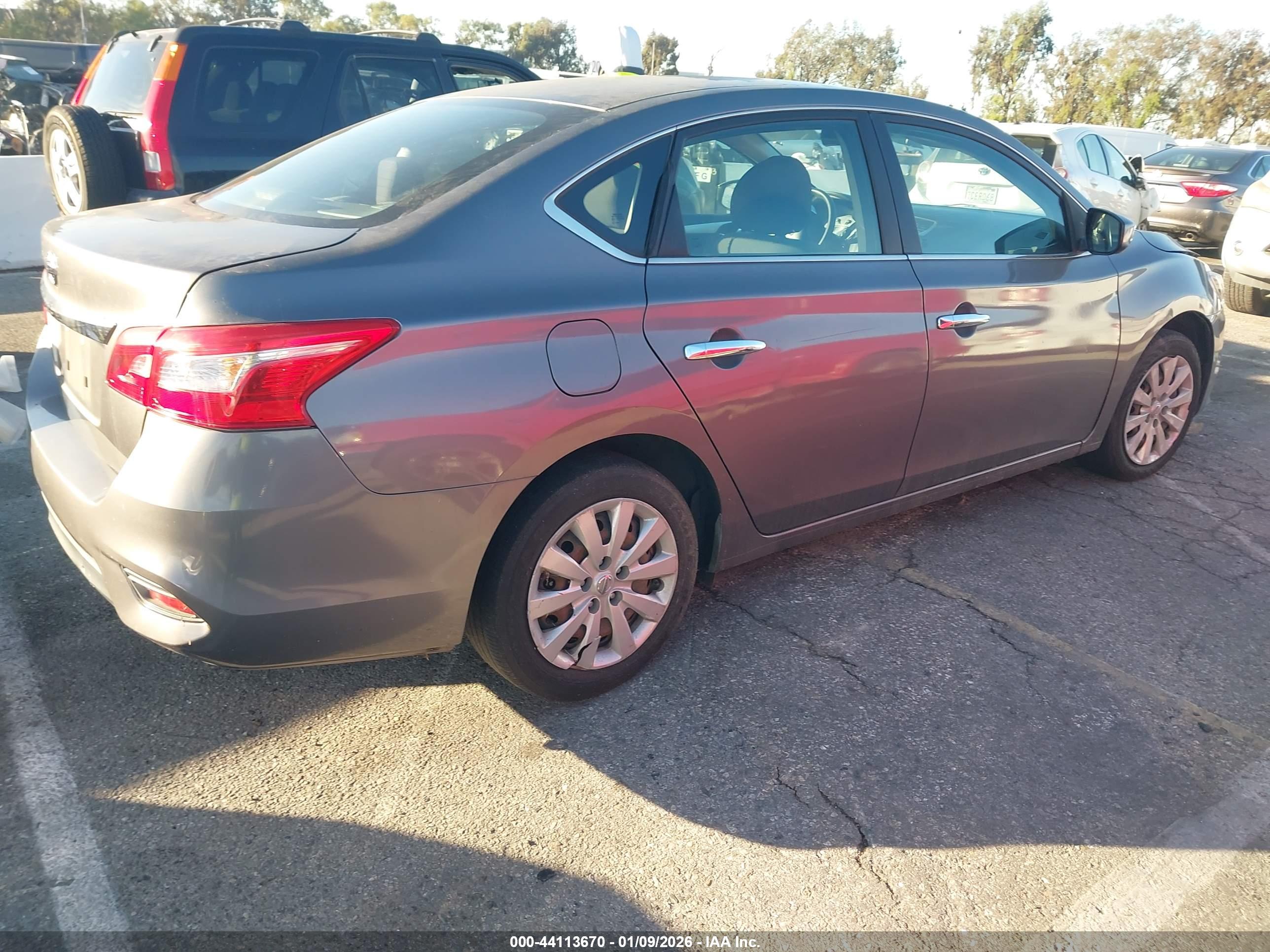NISSAN SENTRA image 4