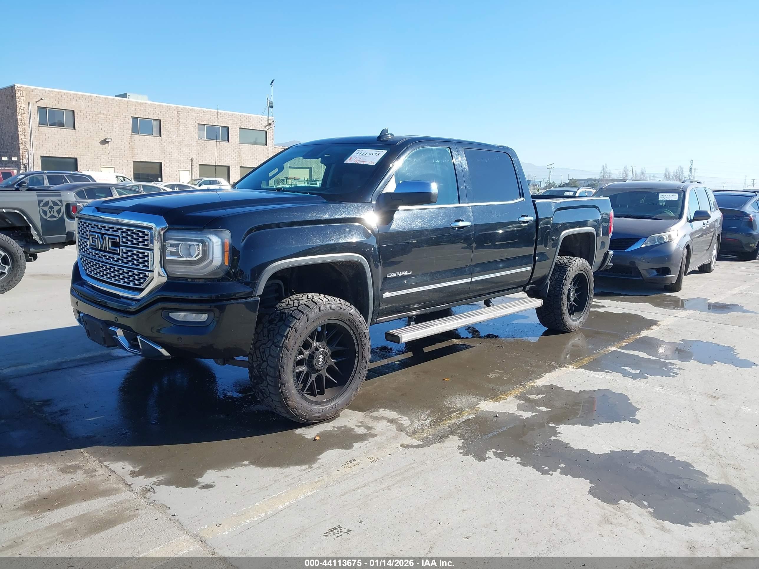 GMC SIERRA image 2