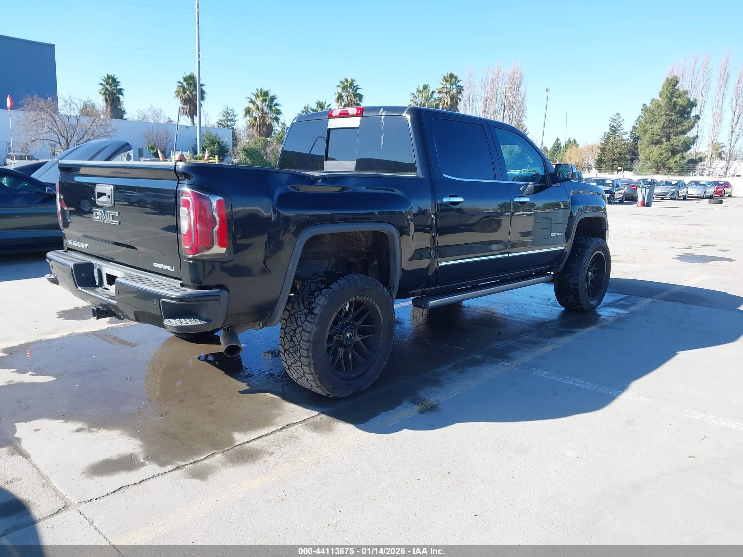 GMC SIERRA image 4