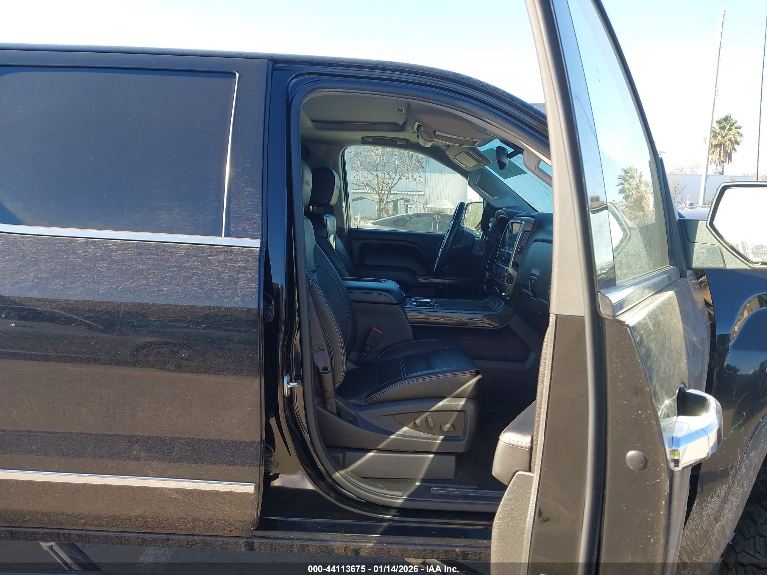 GMC SIERRA image 5