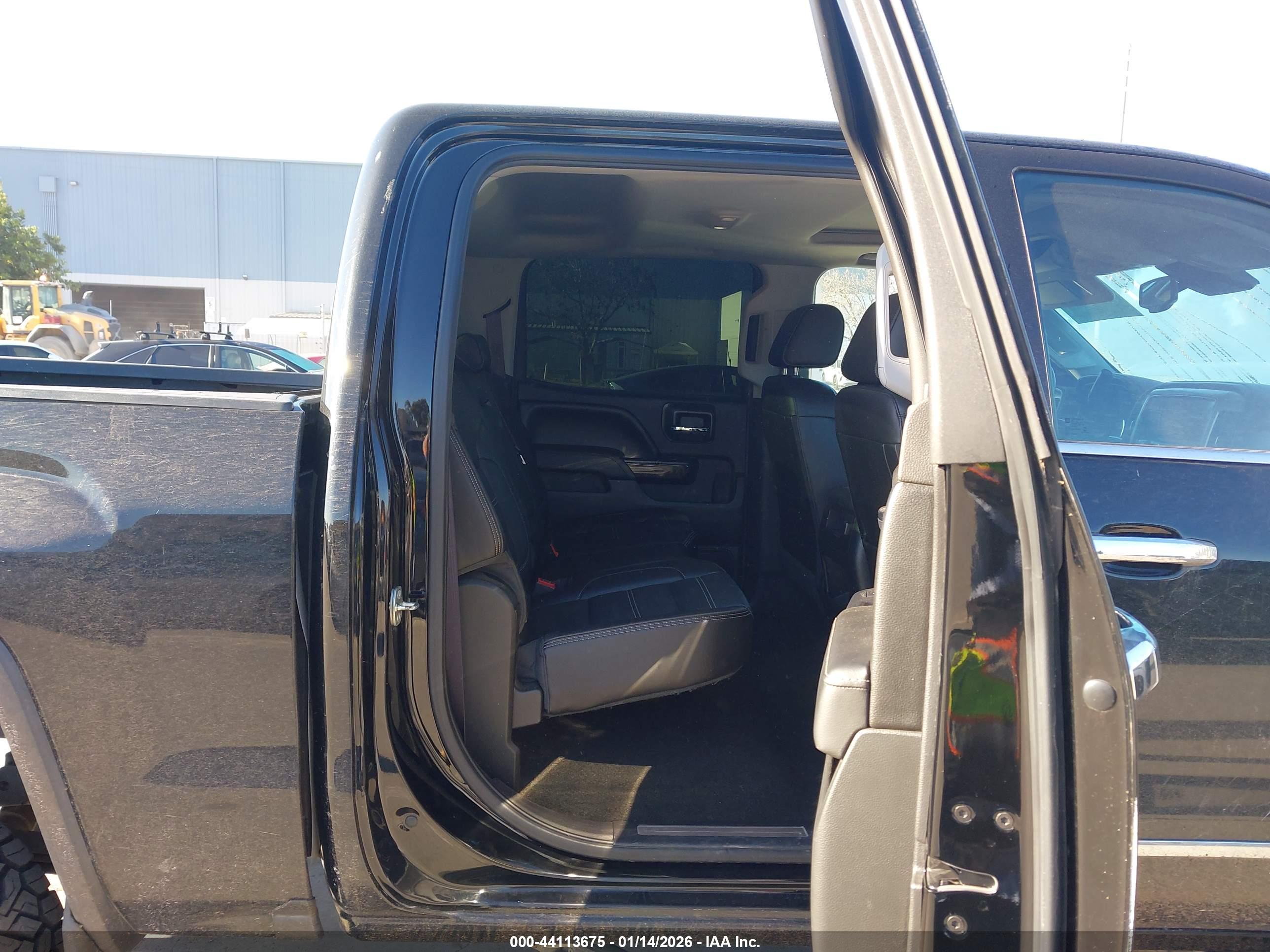 GMC SIERRA image 8