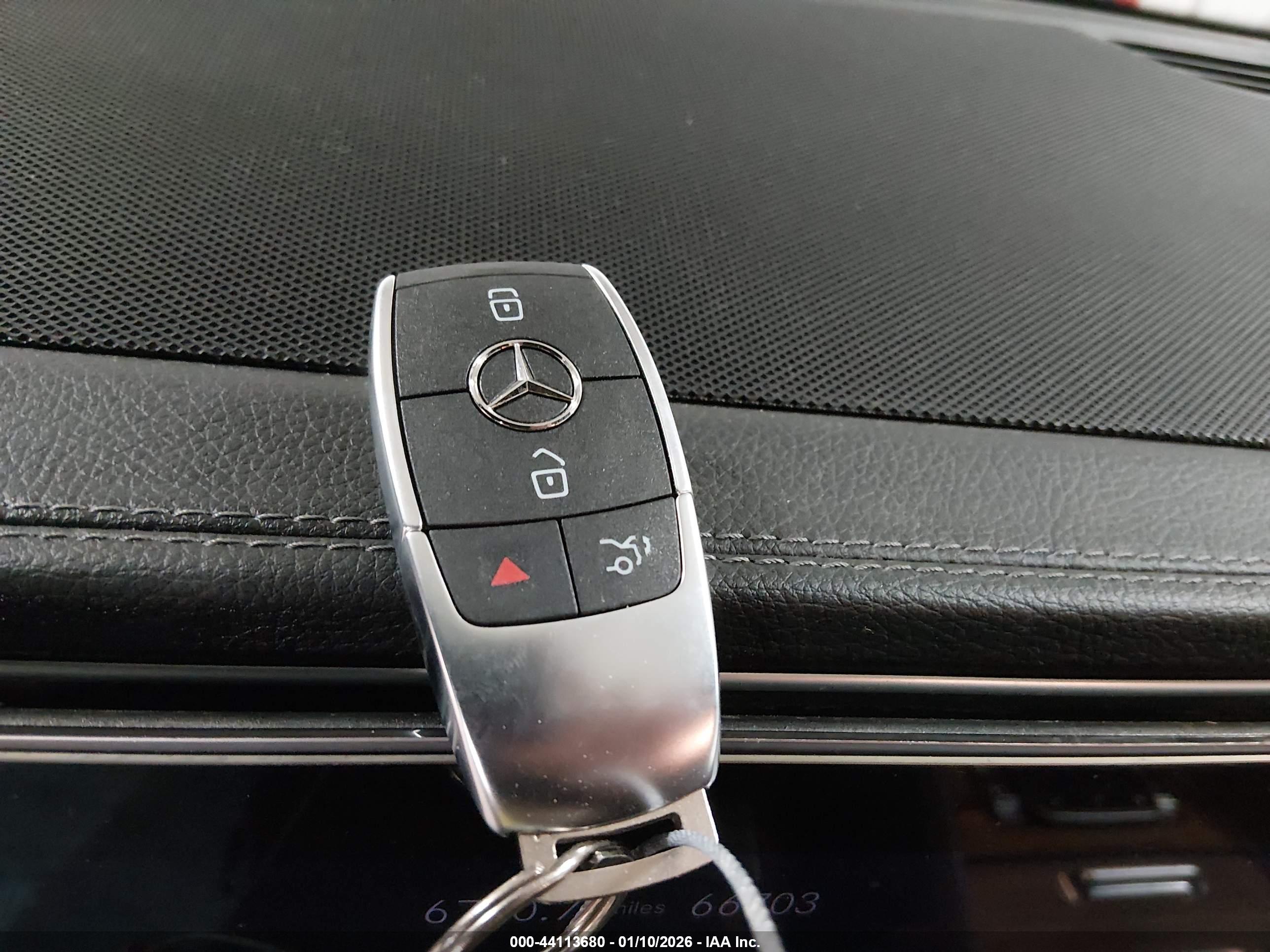 MERCEDES-BENZ GLS image 11