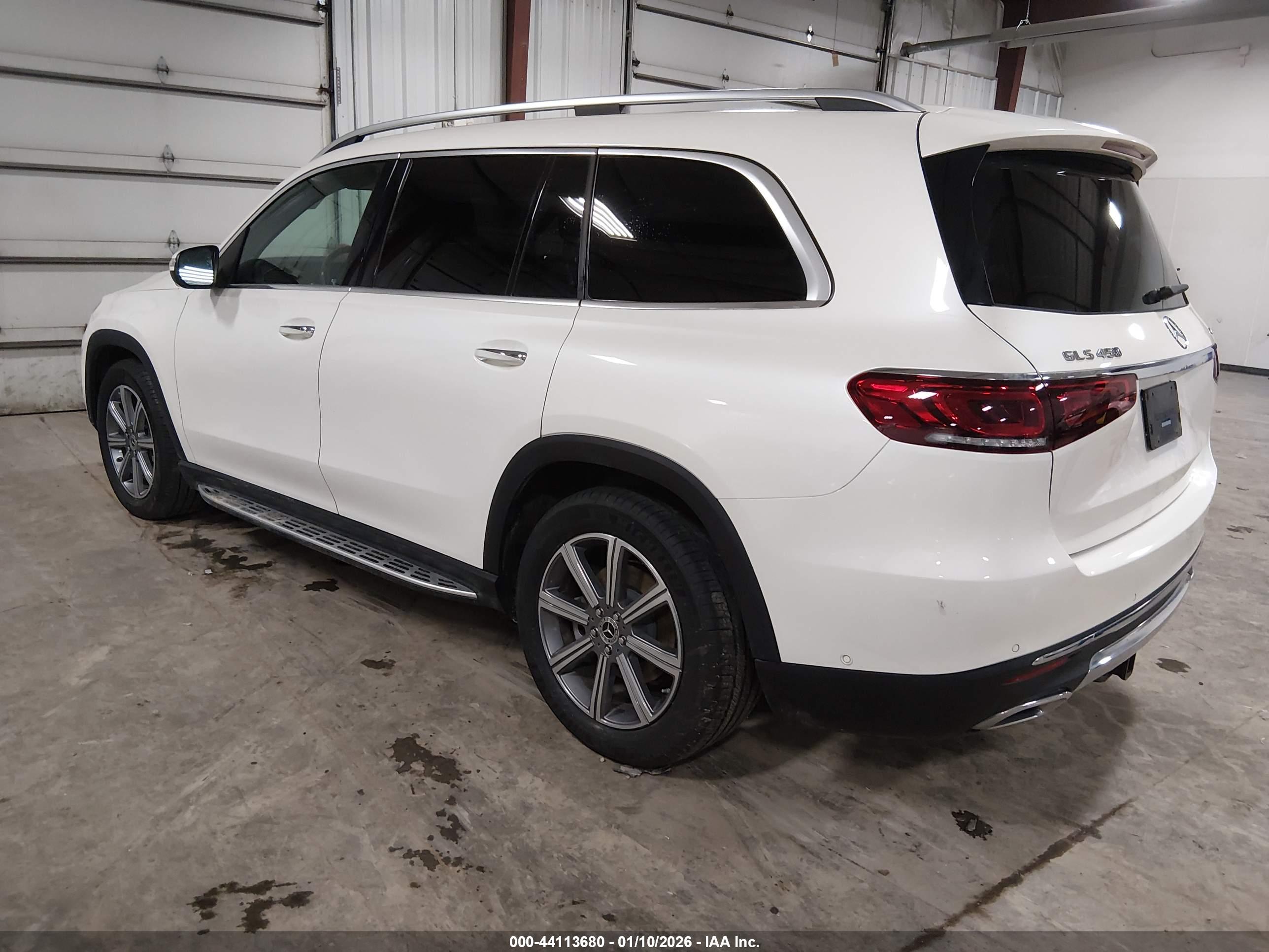 MERCEDES-BENZ GLS image 3