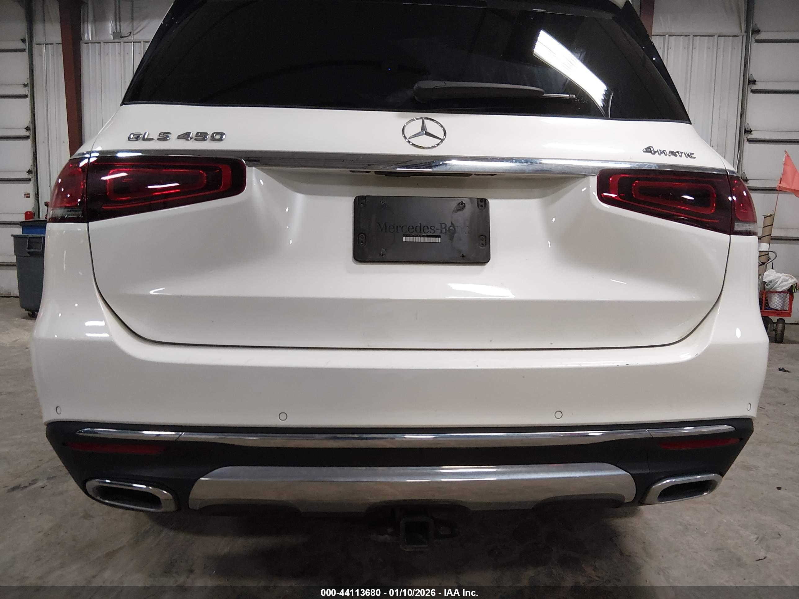 MERCEDES-BENZ GLS image 6