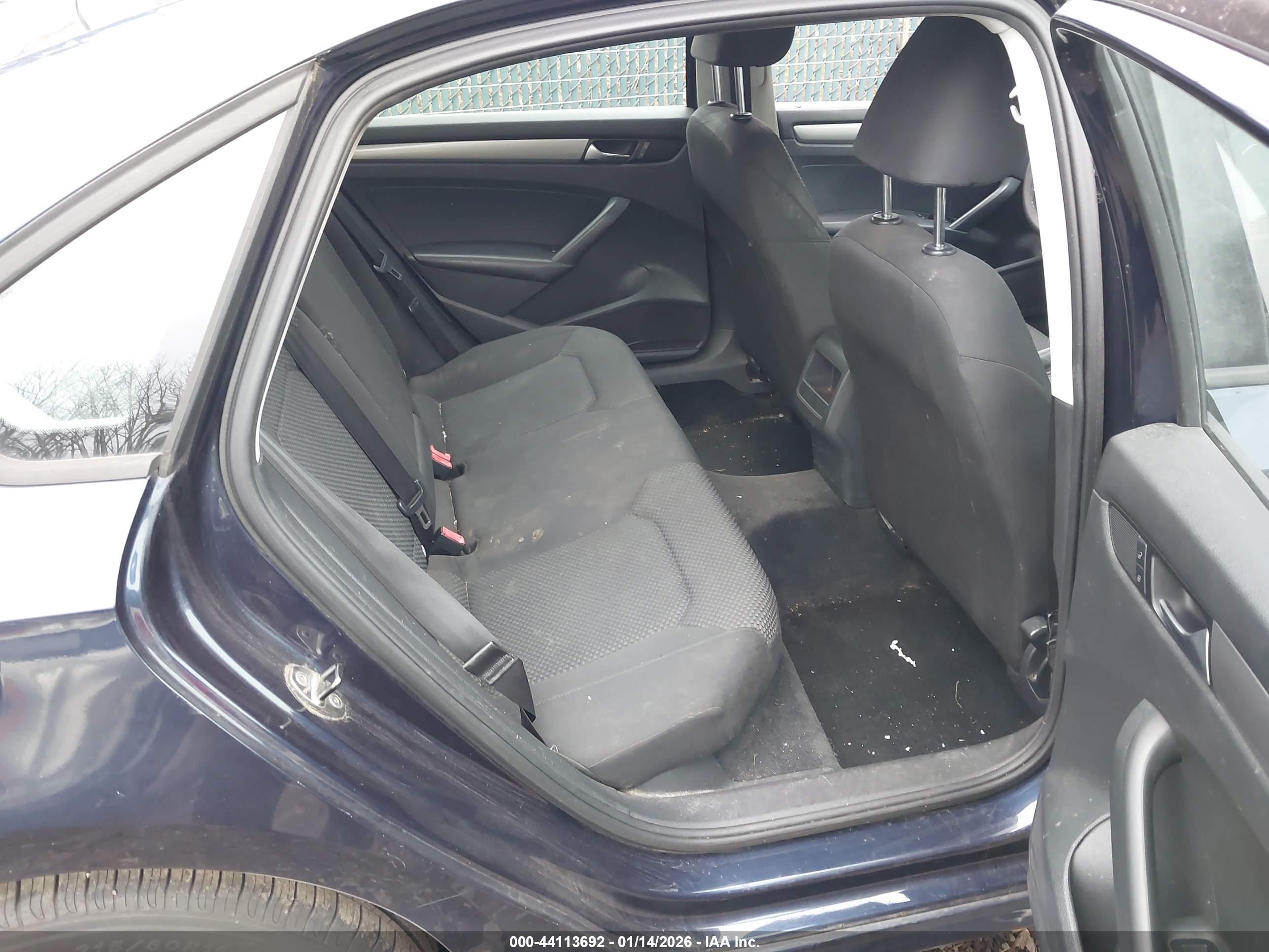 VOLKSWAGEN PASSAT image 8