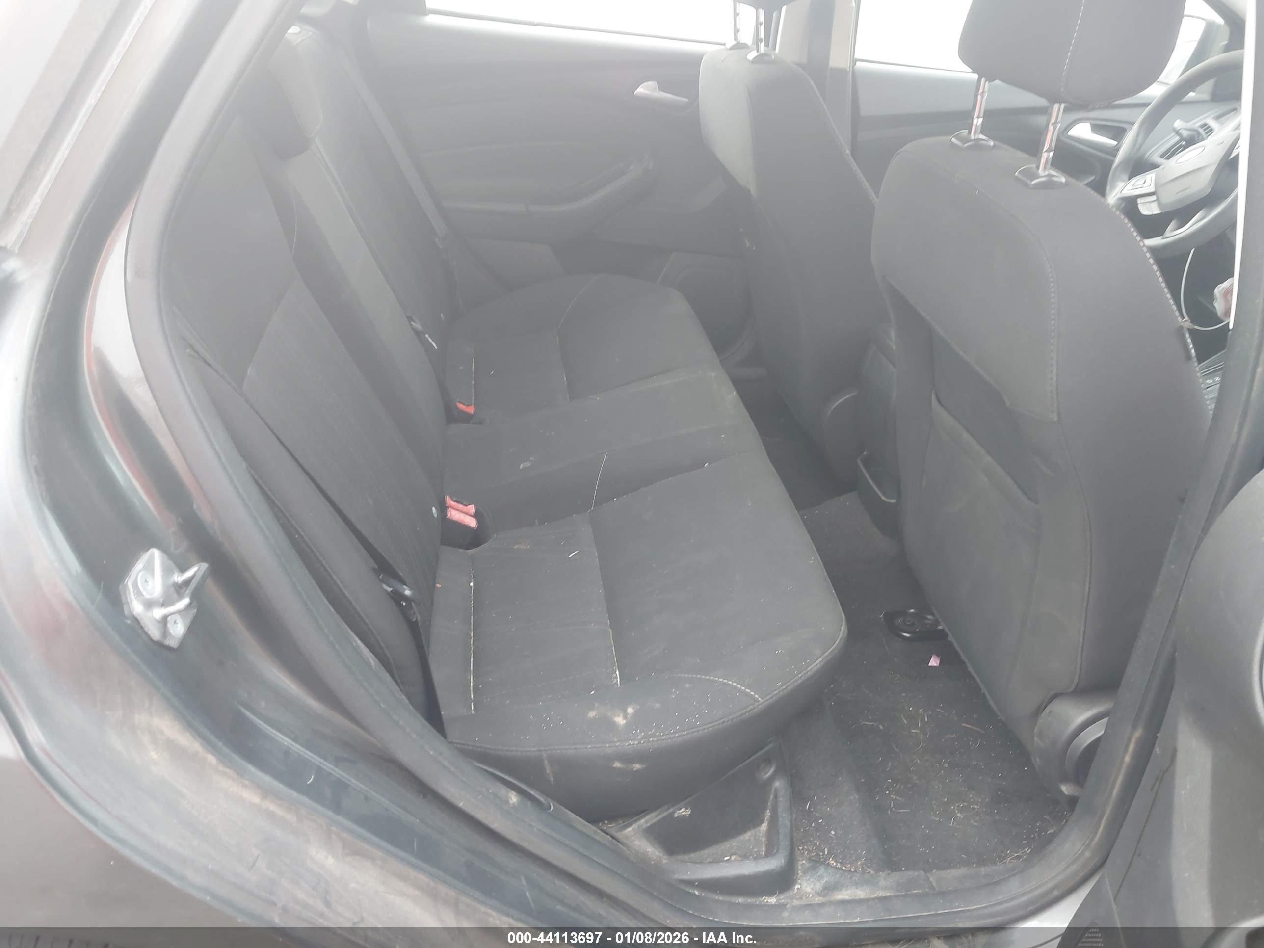 FORD FOCUS image 8
