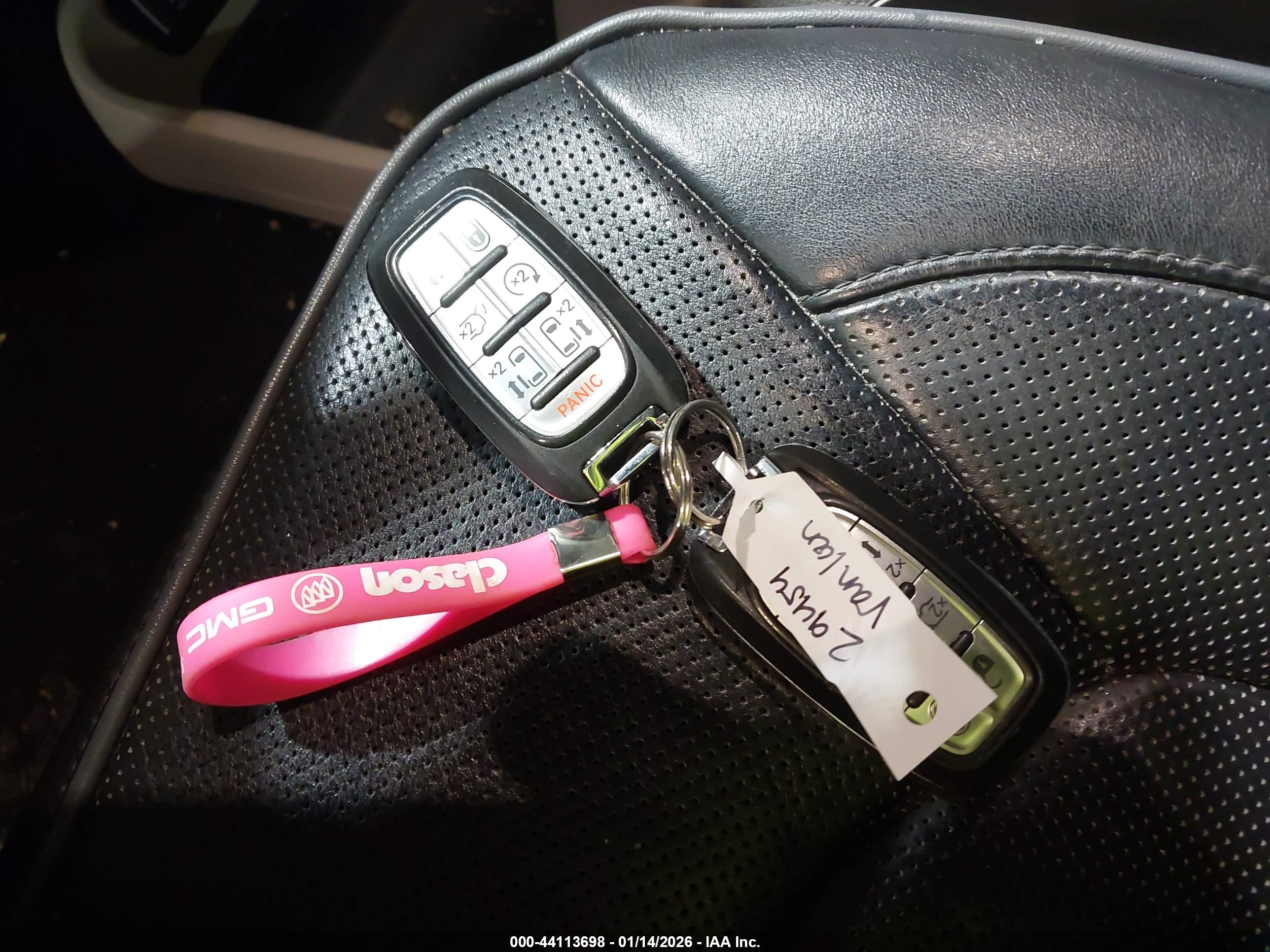 CHRYSLER PACIFICA image 11