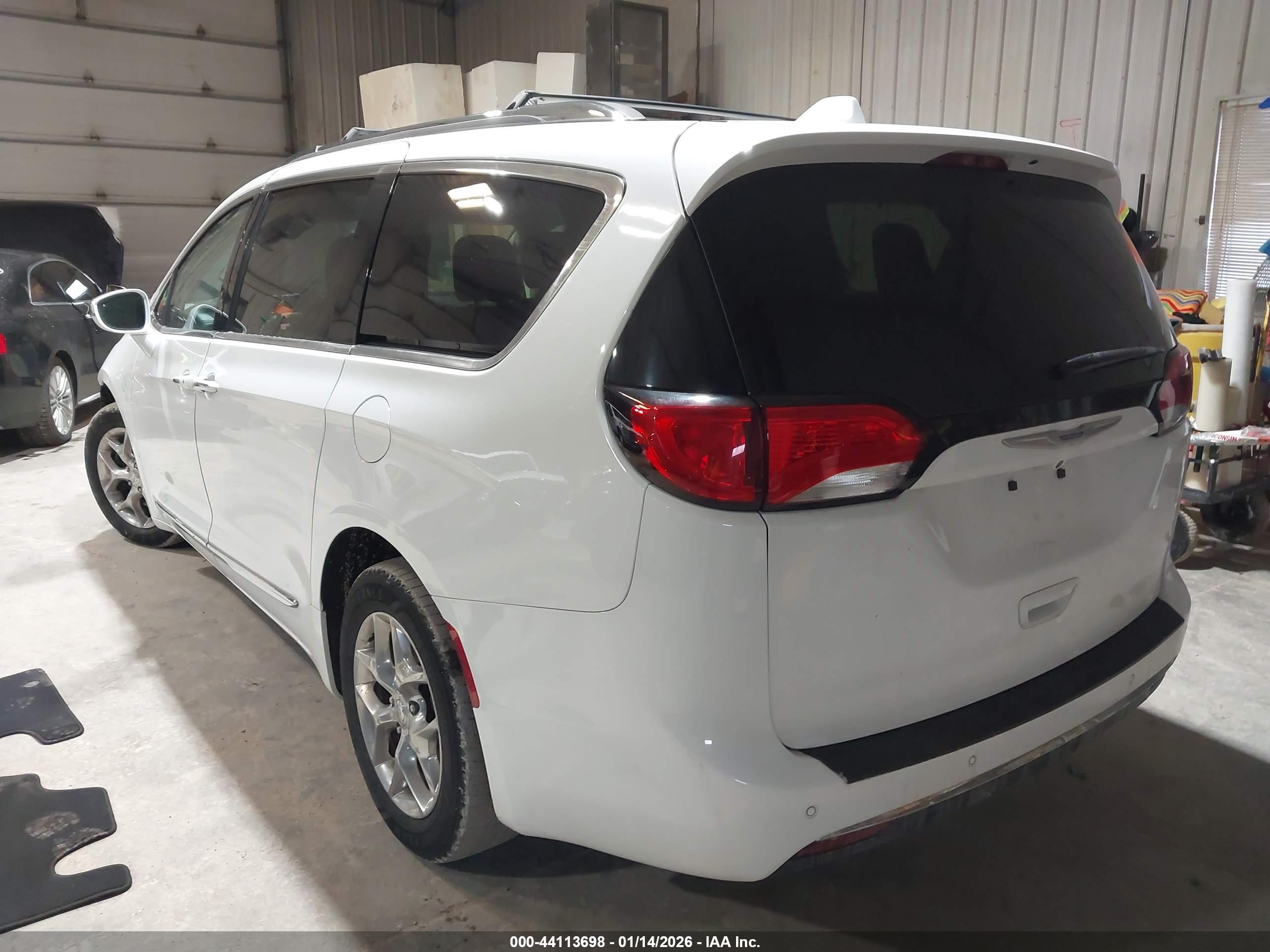 CHRYSLER PACIFICA image 3
