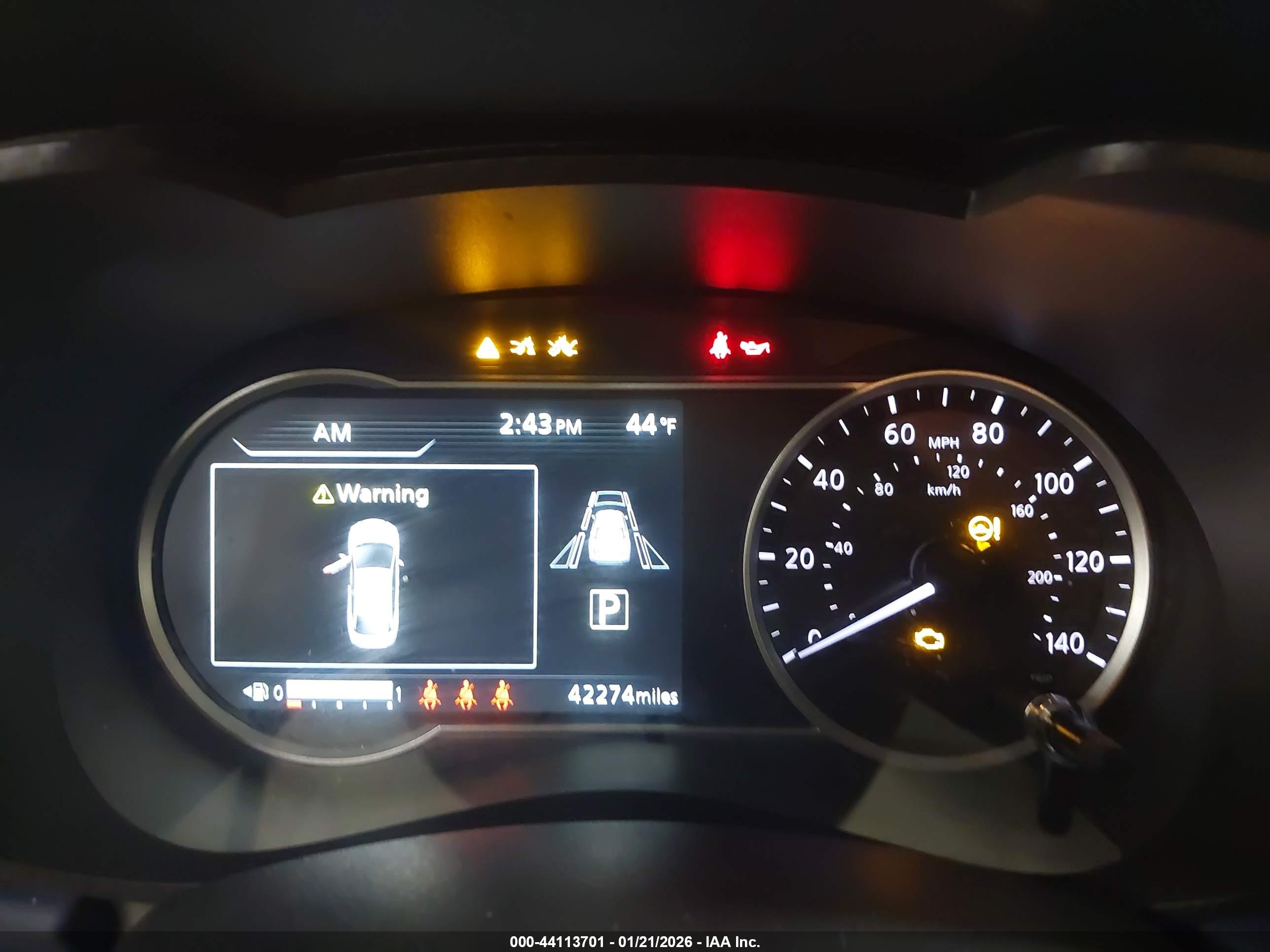 NISSAN VERSA image 7
