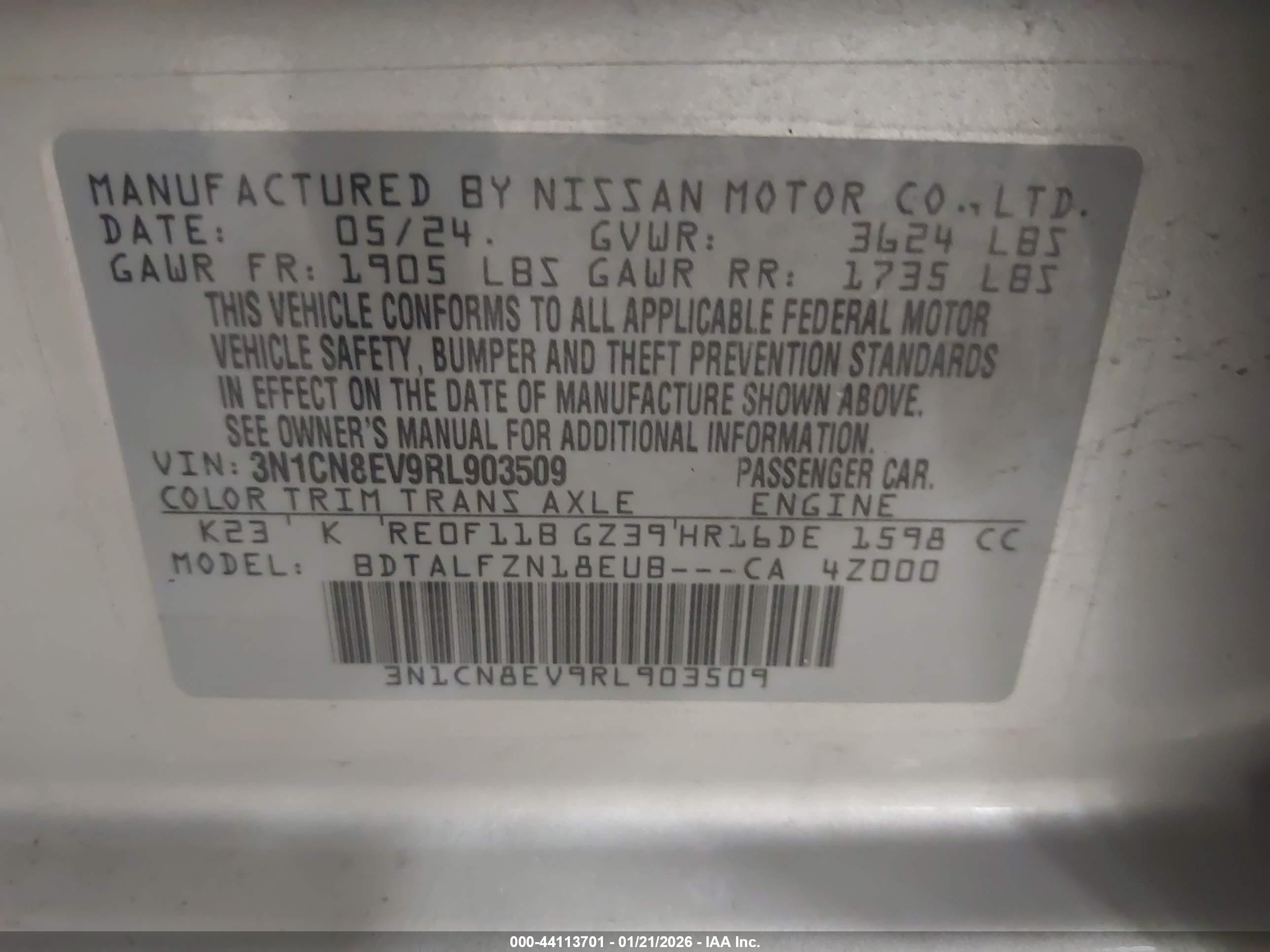 NISSAN VERSA image 9