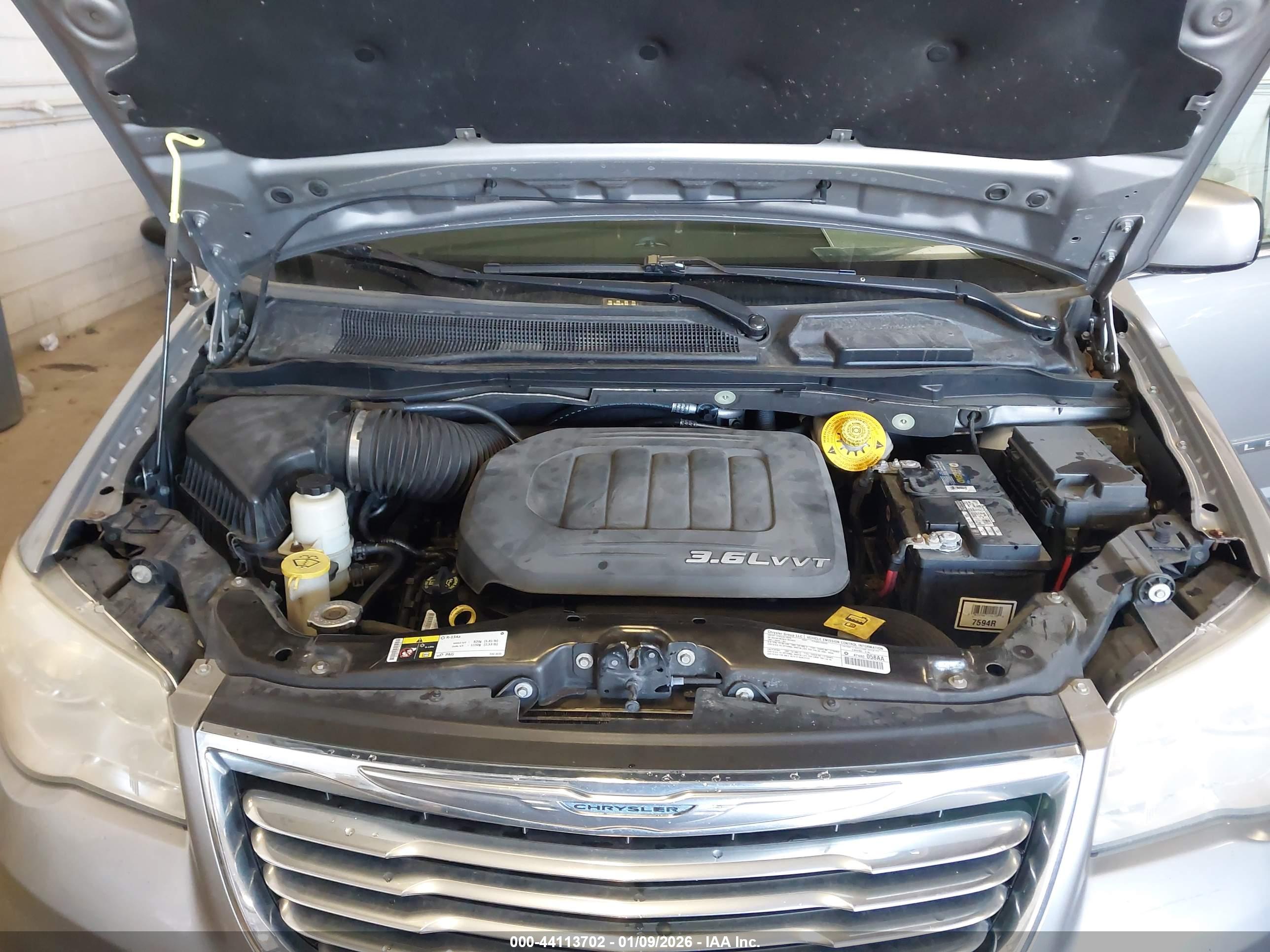 CHRYSLER TOWN image 10