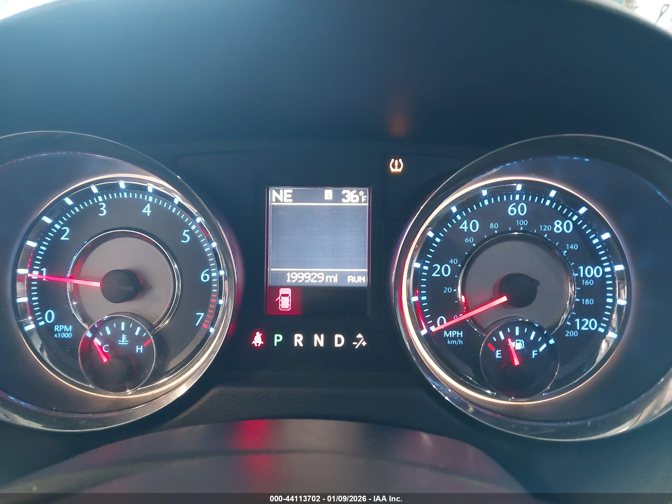 CHRYSLER TOWN image 7