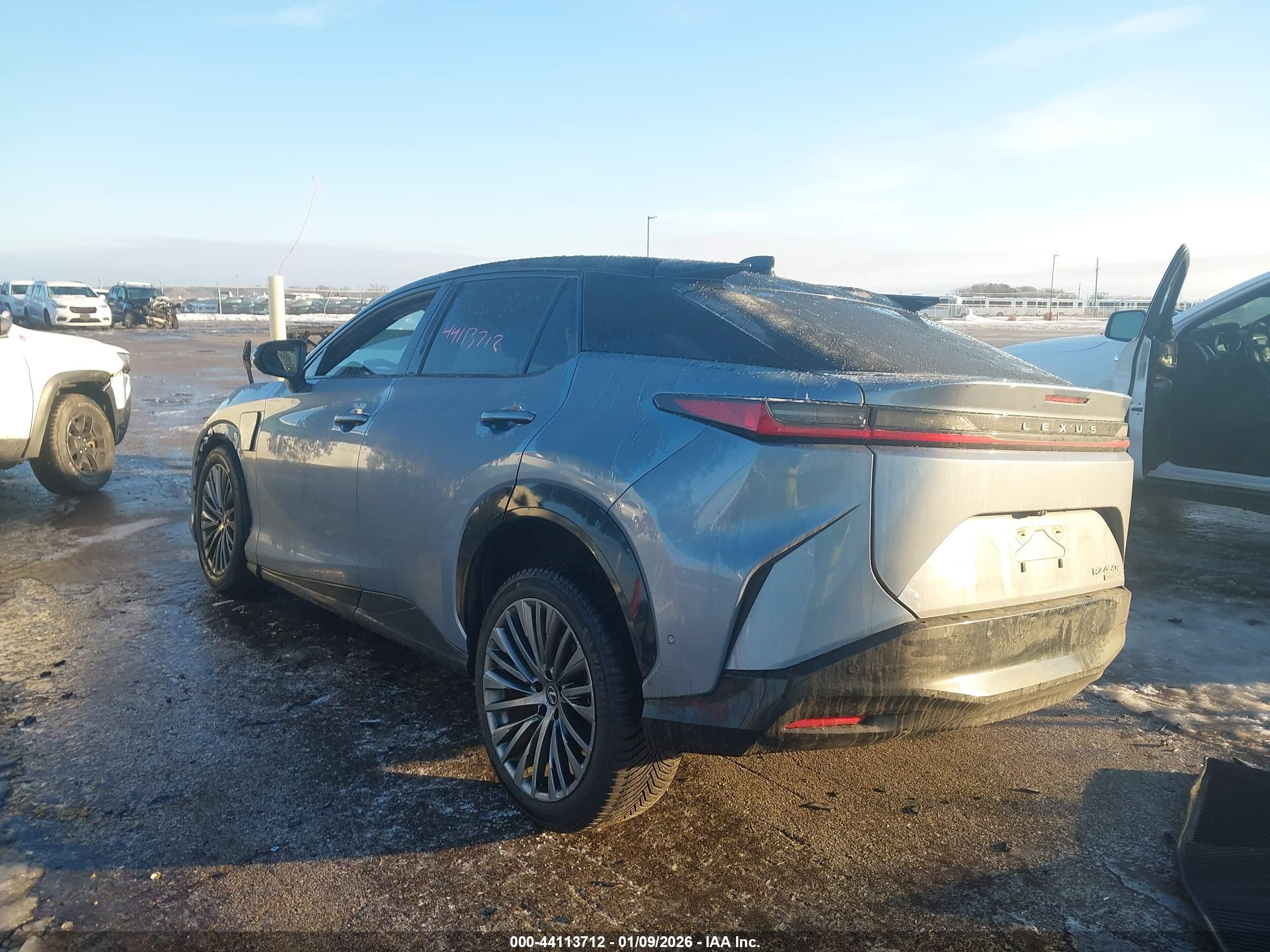 LEXUS RZ image 3