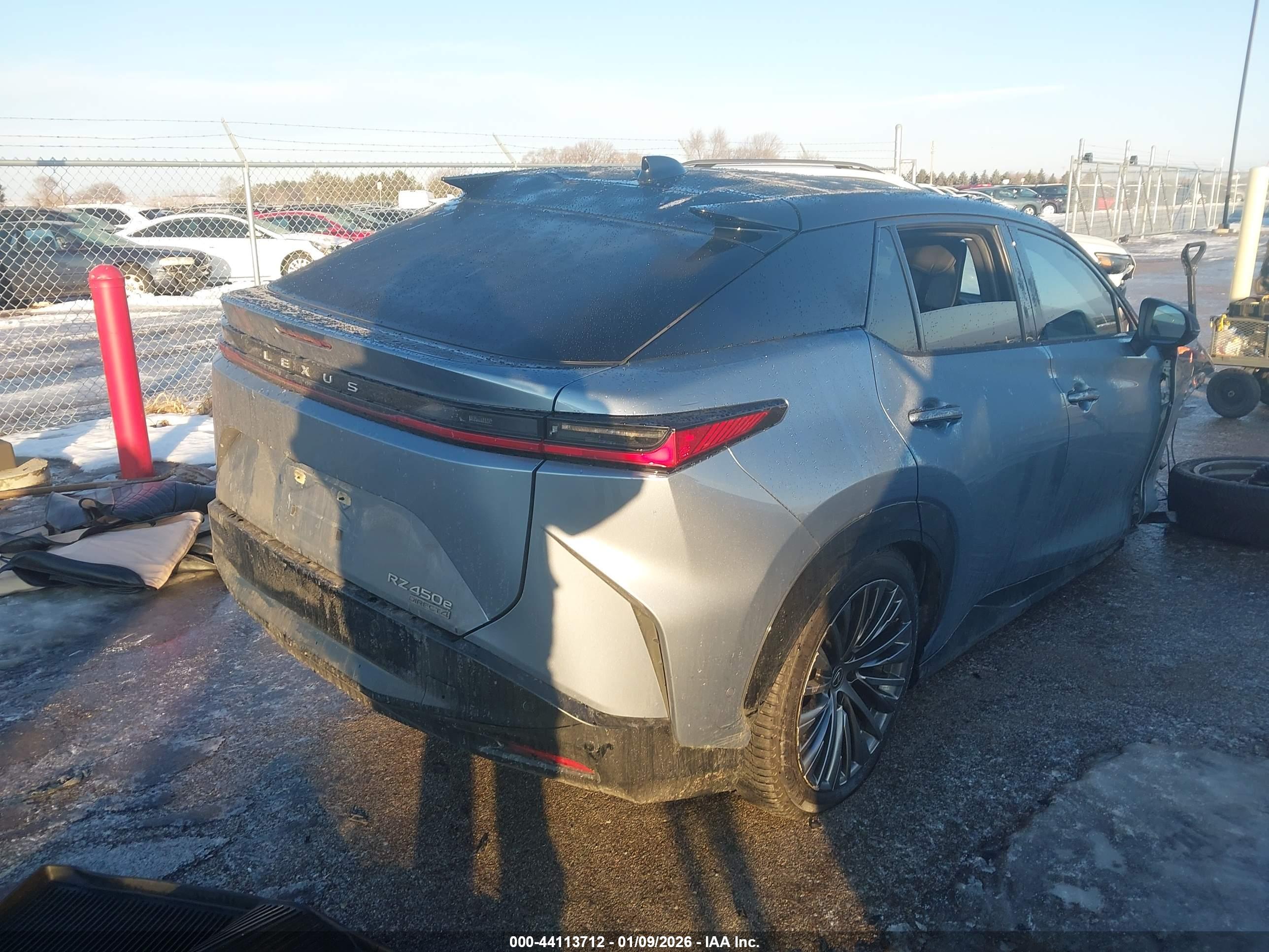 LEXUS RZ image 4