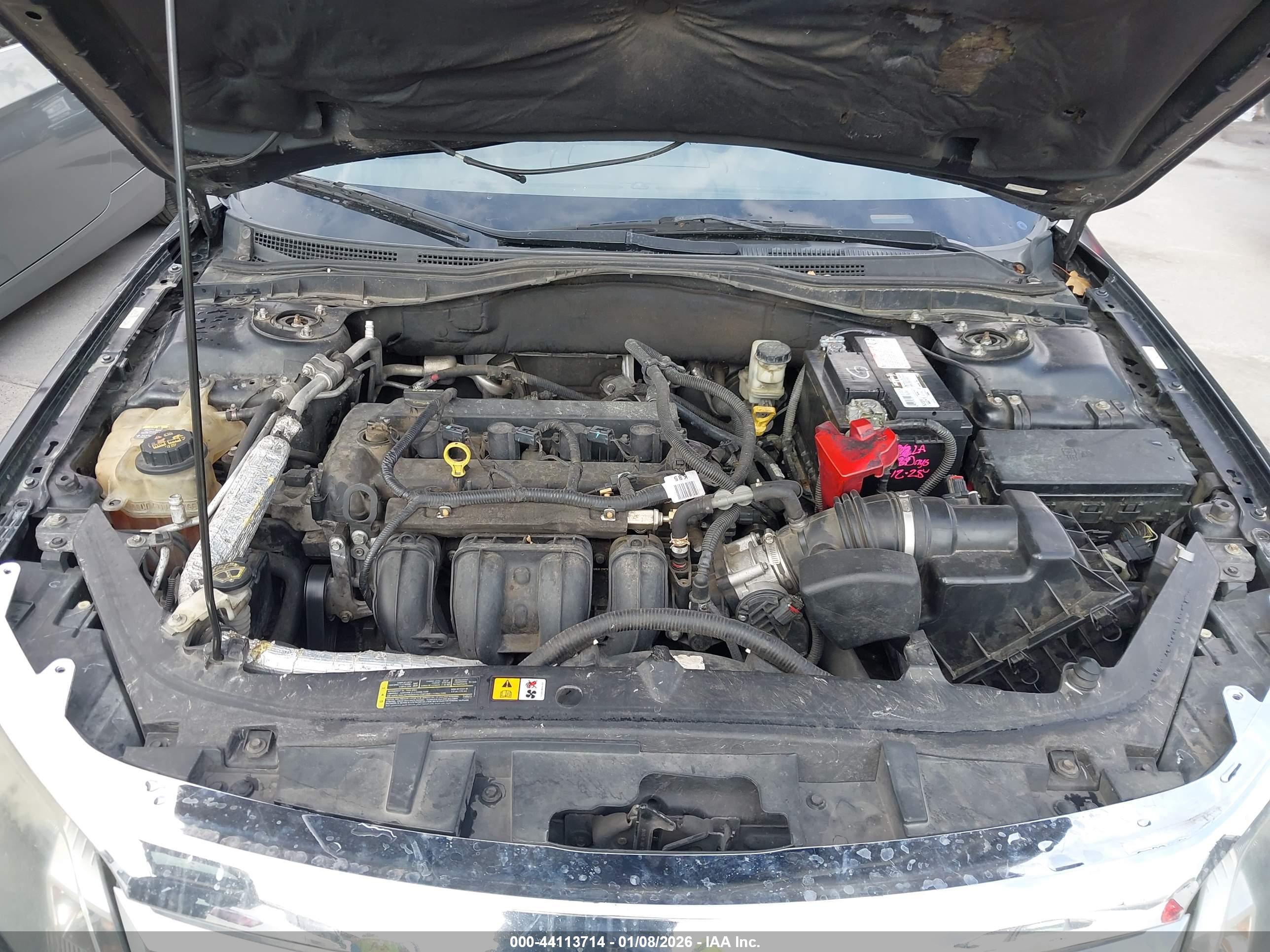 FORD FUSION image 10