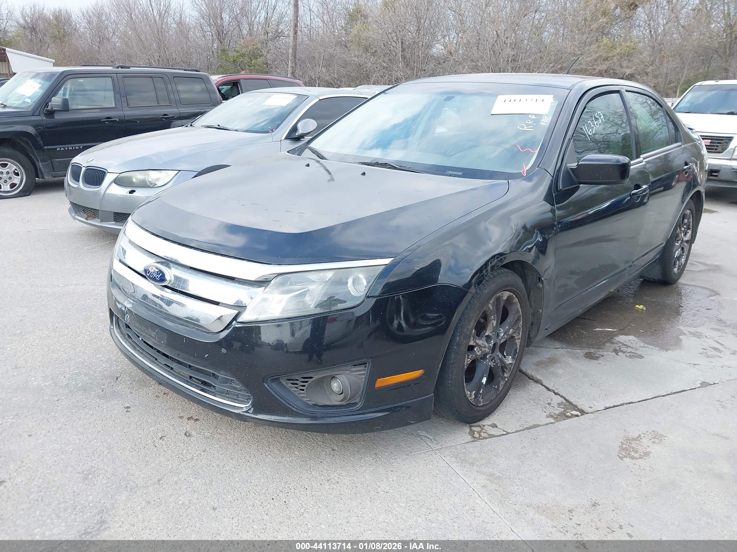 FORD FUSION image 2