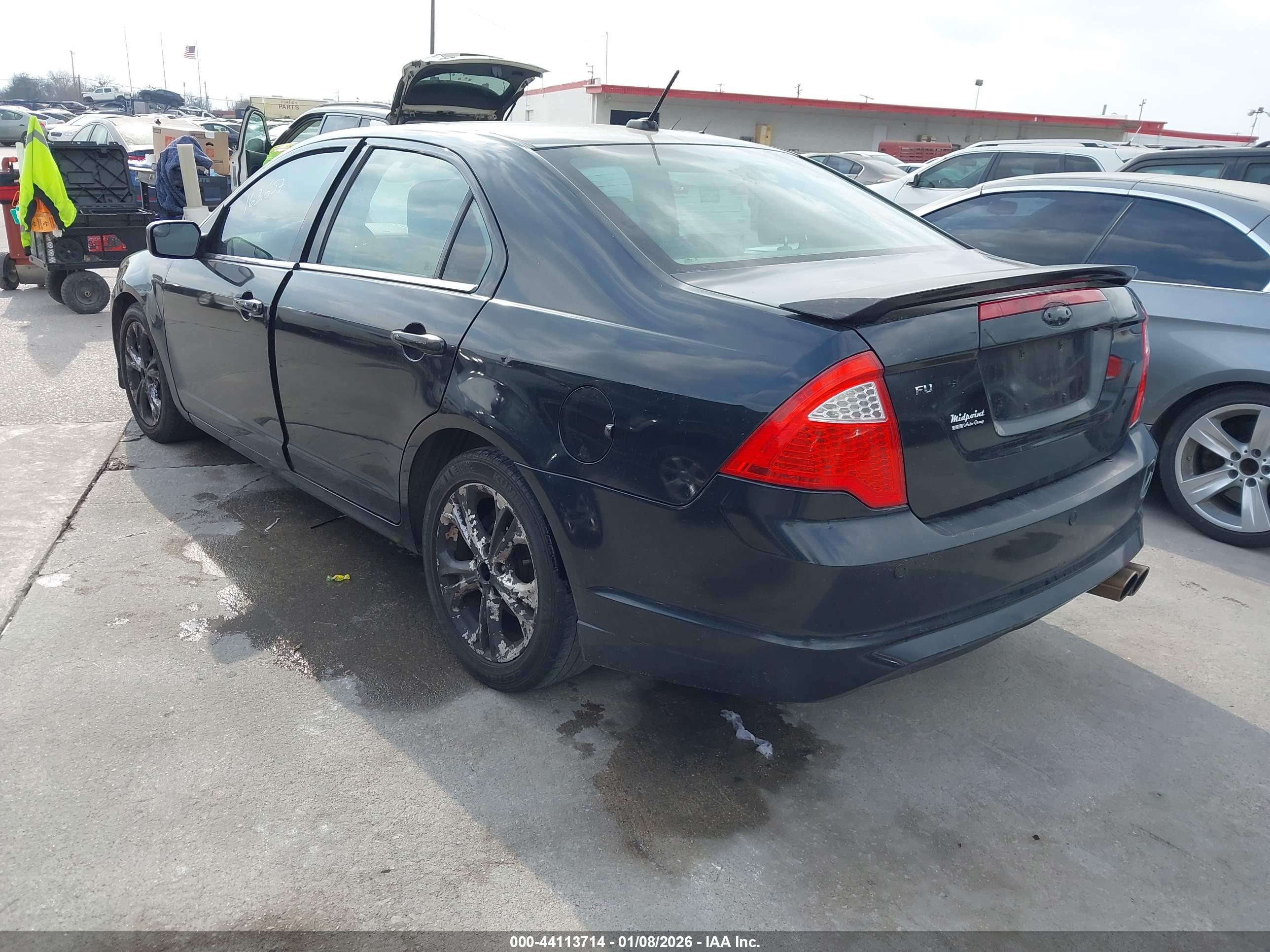 FORD FUSION image 3