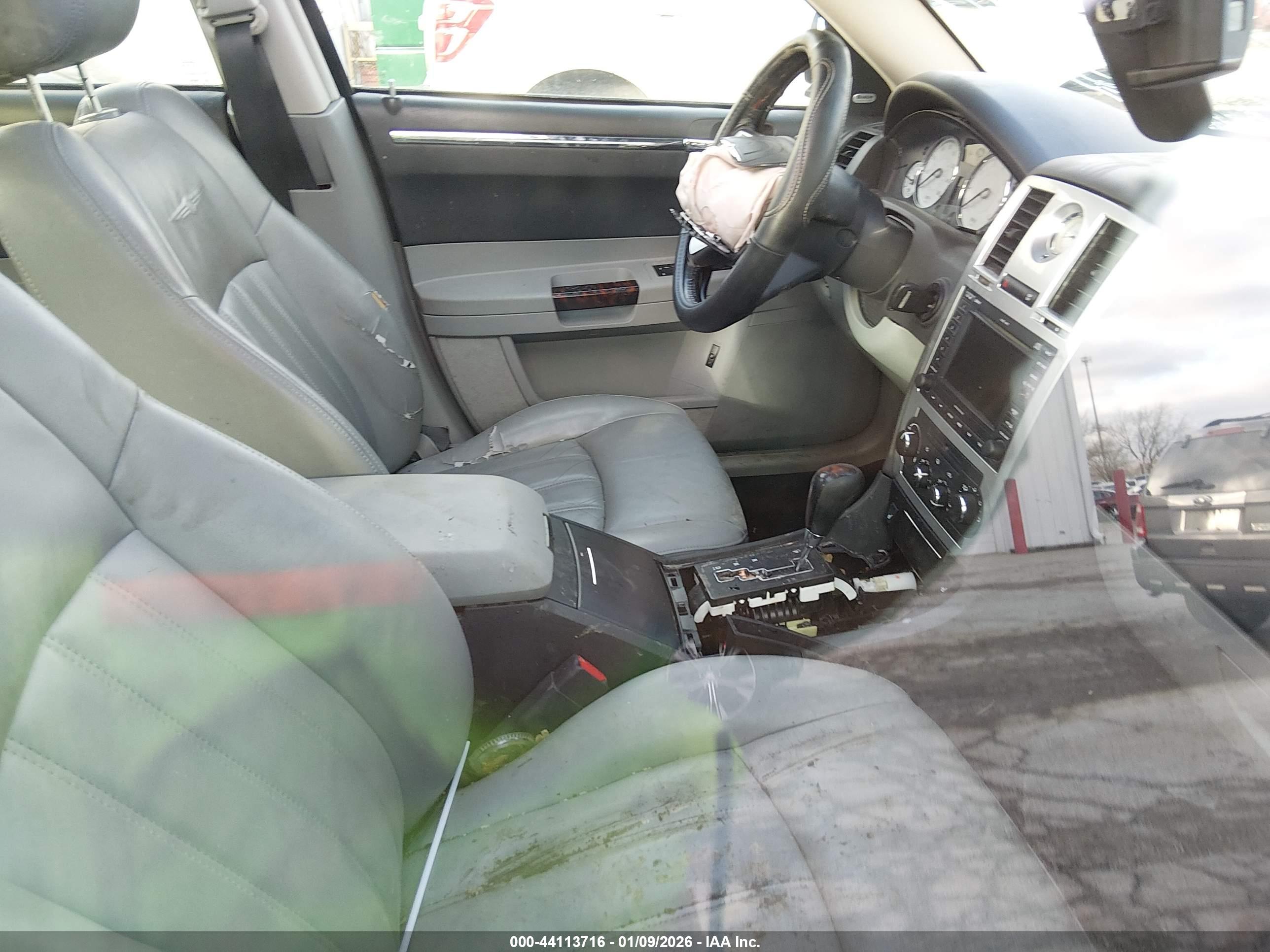 CHRYSLER 300C image 5