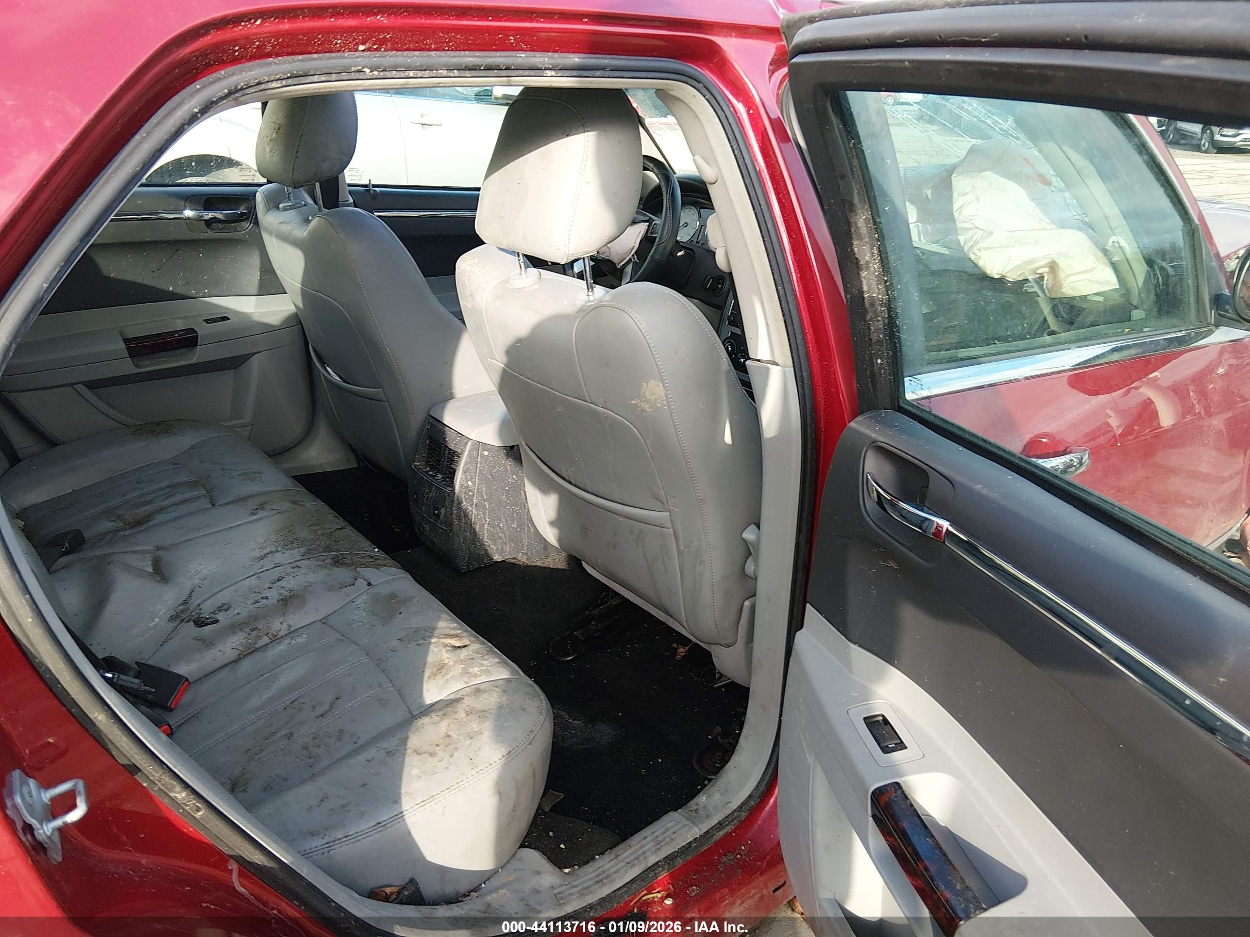 CHRYSLER 300C image 8