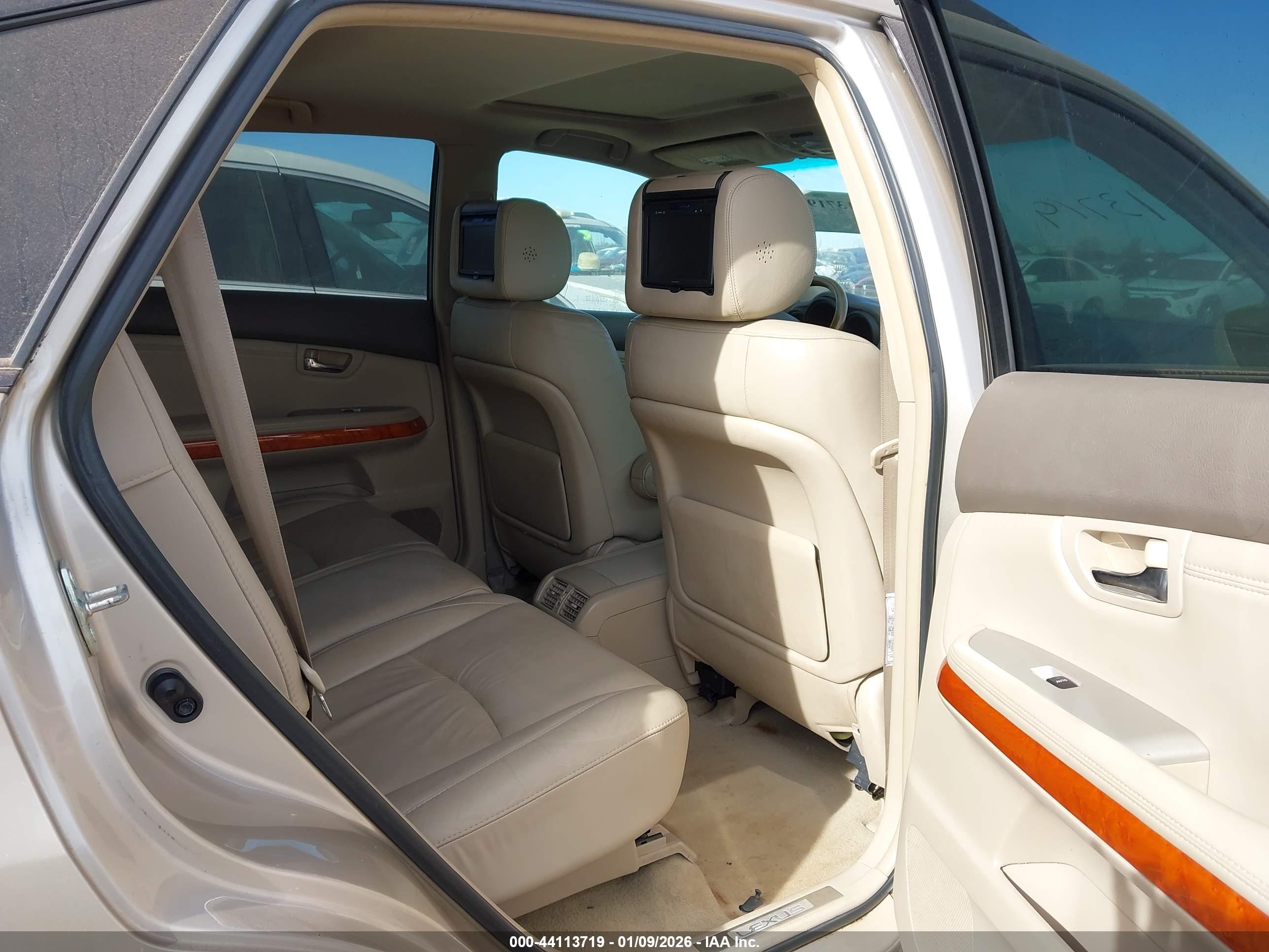 LEXUS RX image 8