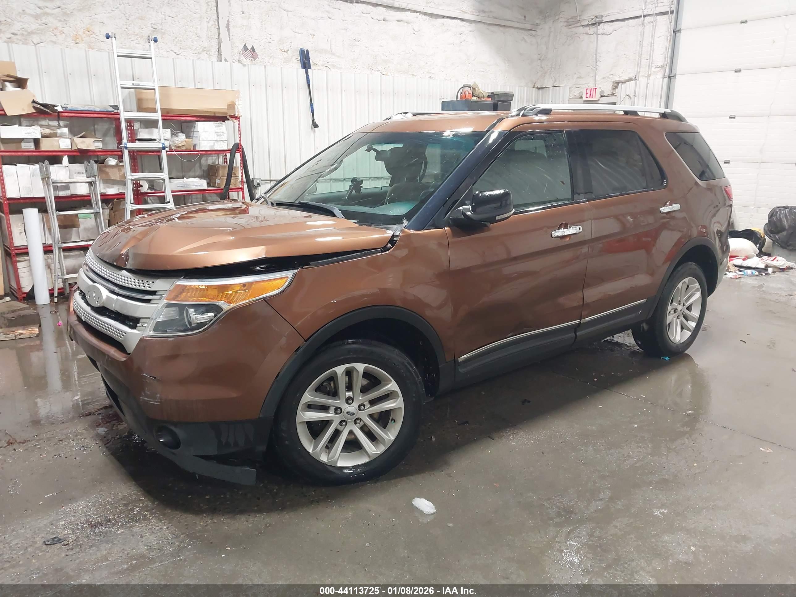 FORD EXPLORER image 2
