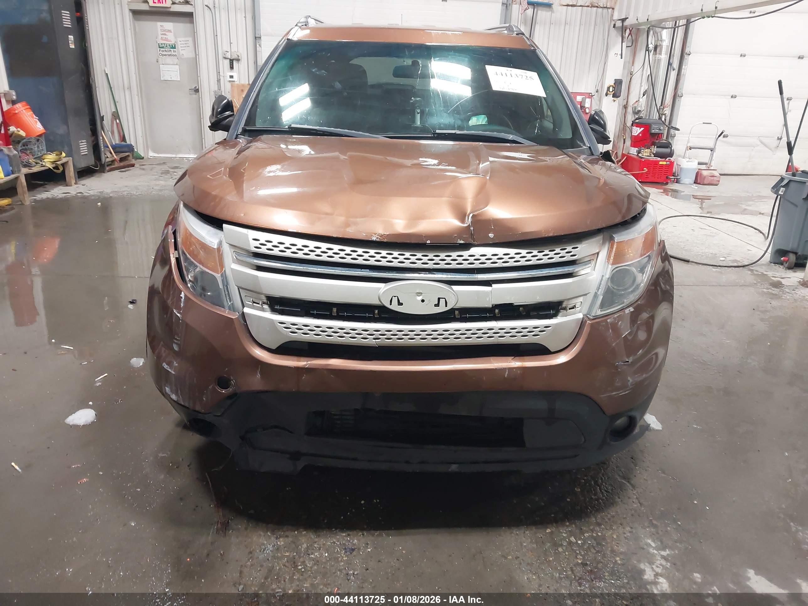 FORD EXPLORER image 6