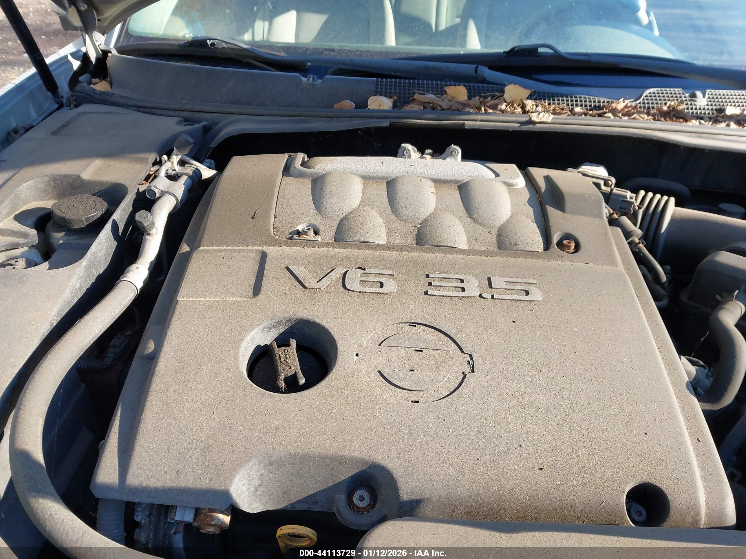 NISSAN MAXIMA image 10