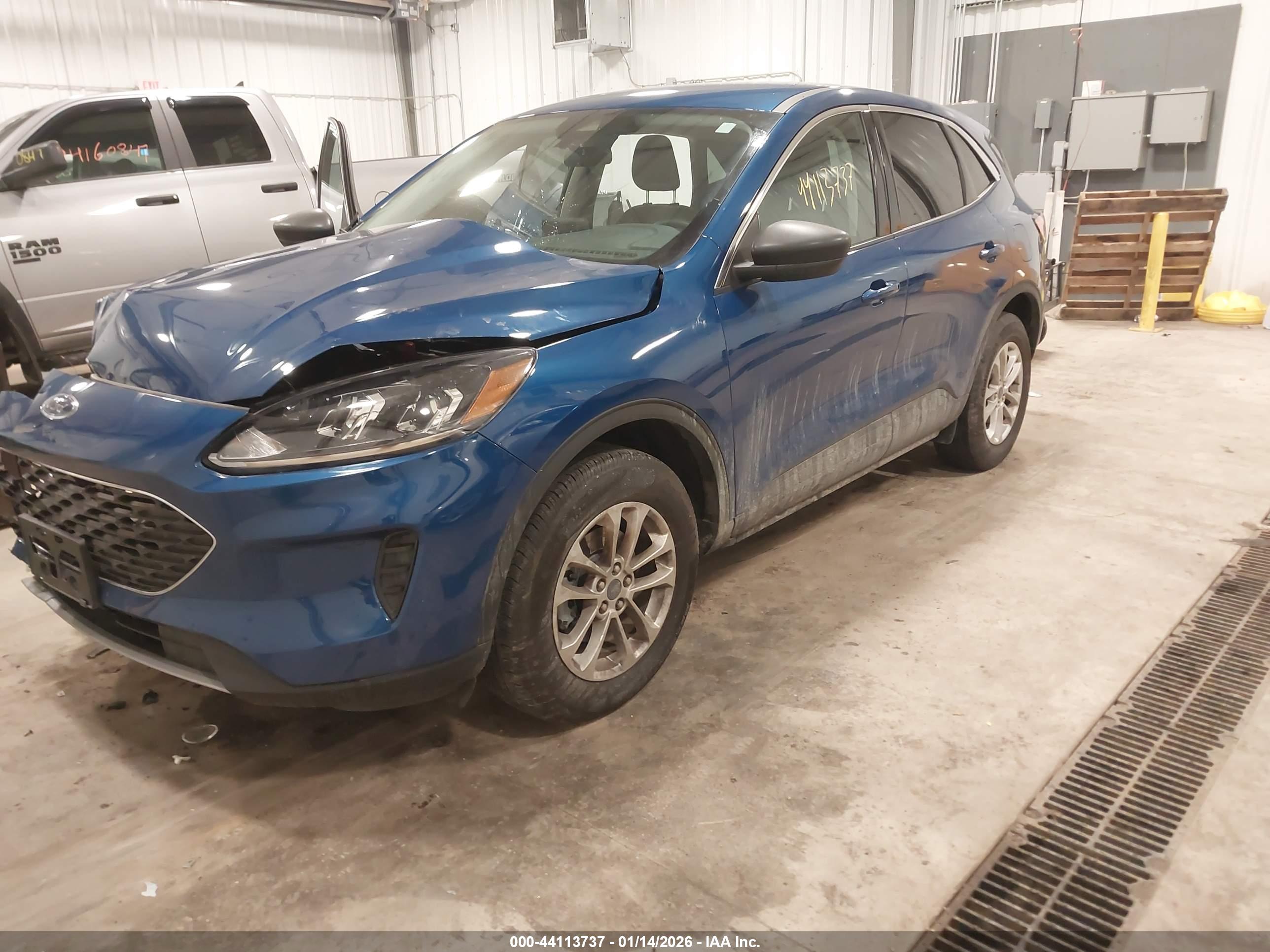 FORD ESCAPE image 2