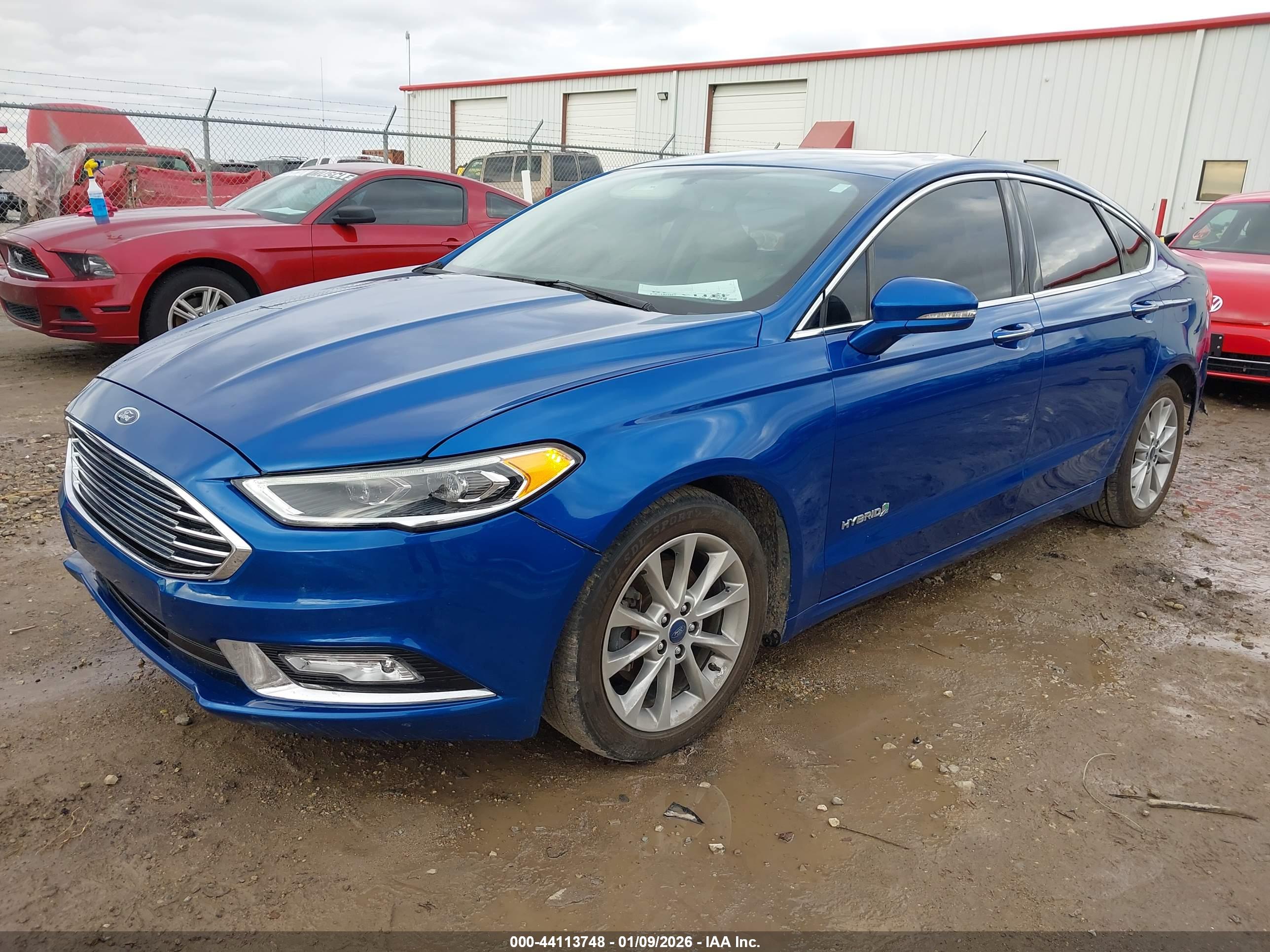 FORD FUSION image 2