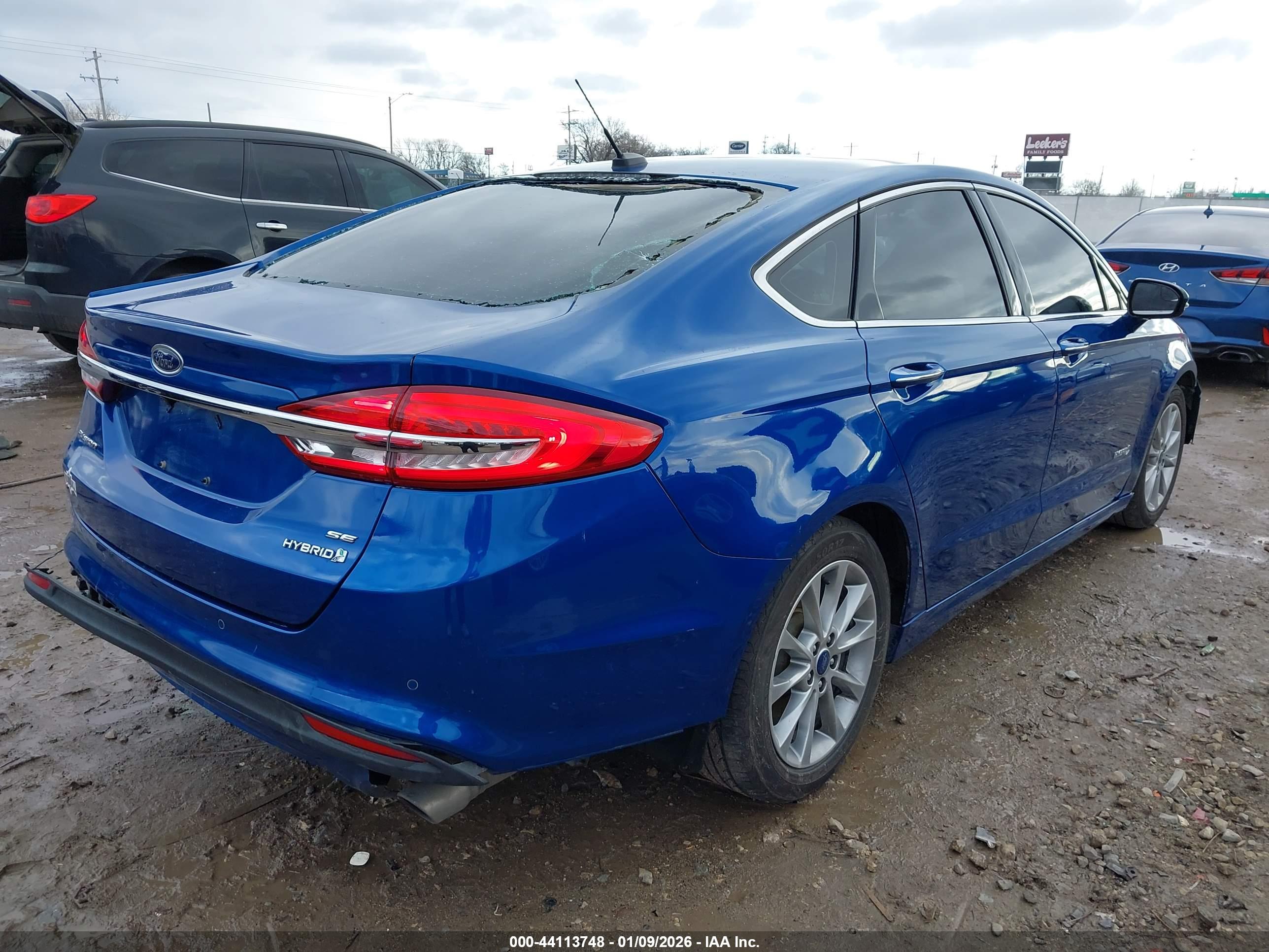 FORD FUSION image 4