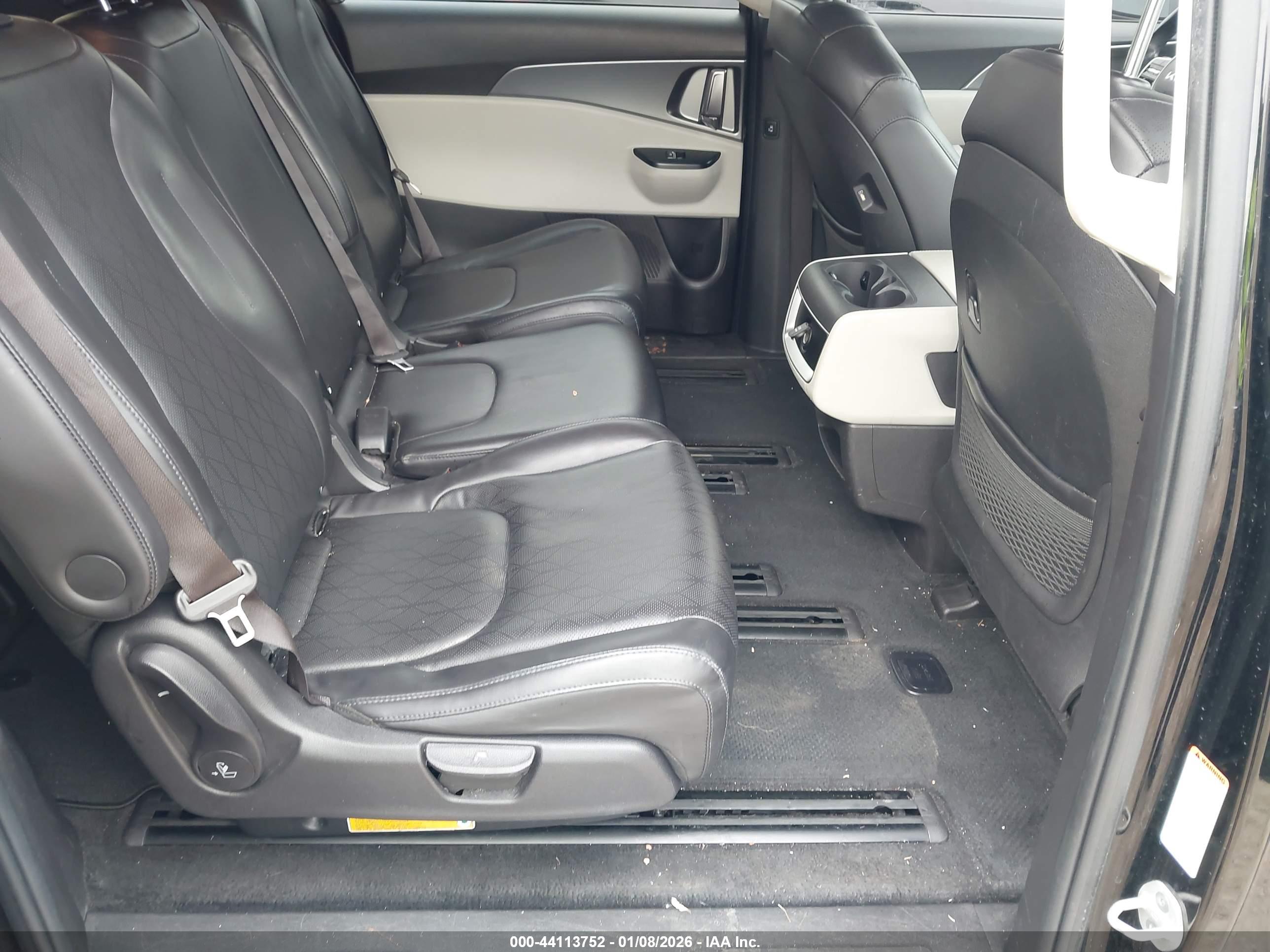 KIA CARNIVAL image 8