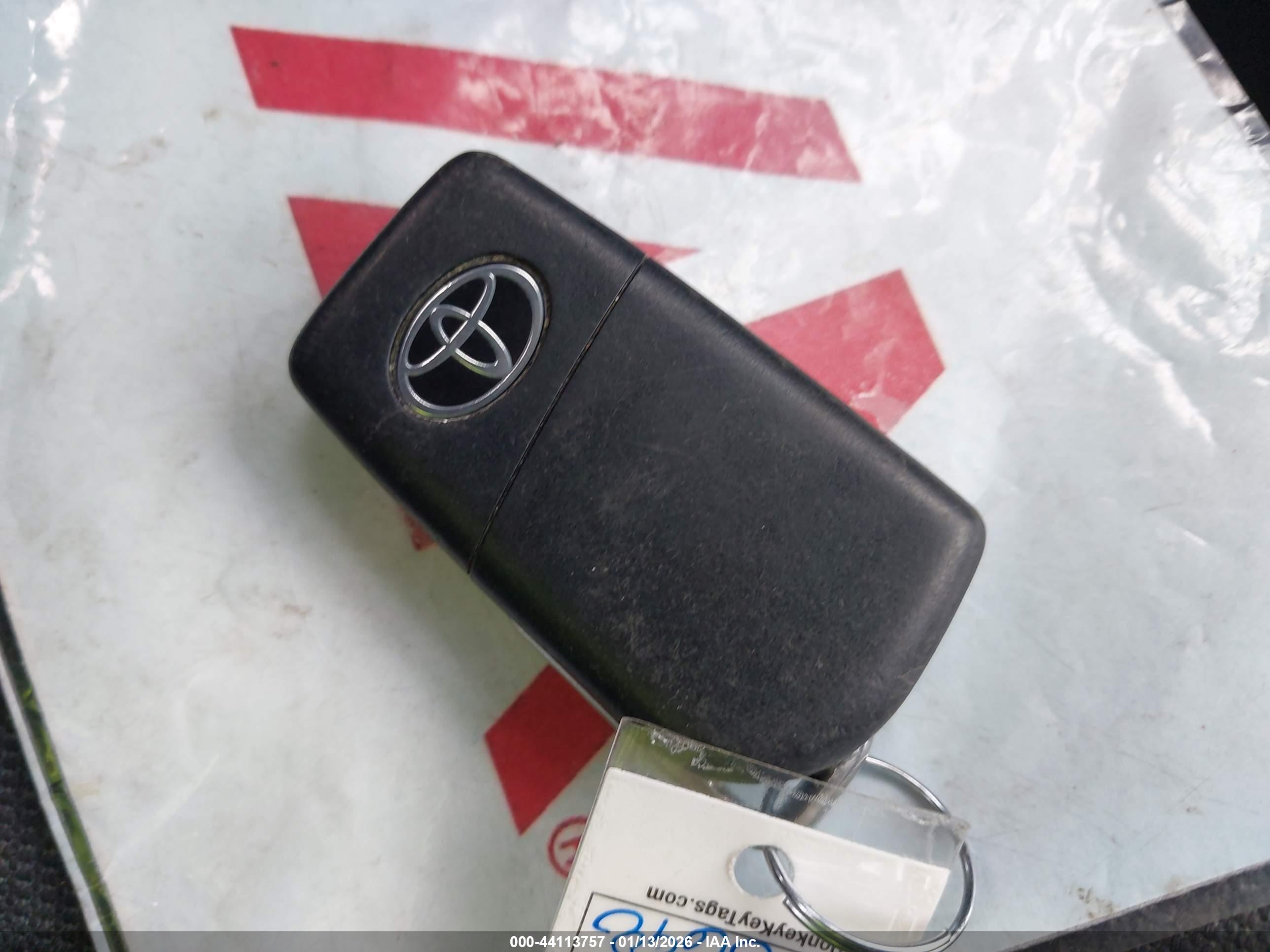 TOYOTA COROLLA image 11