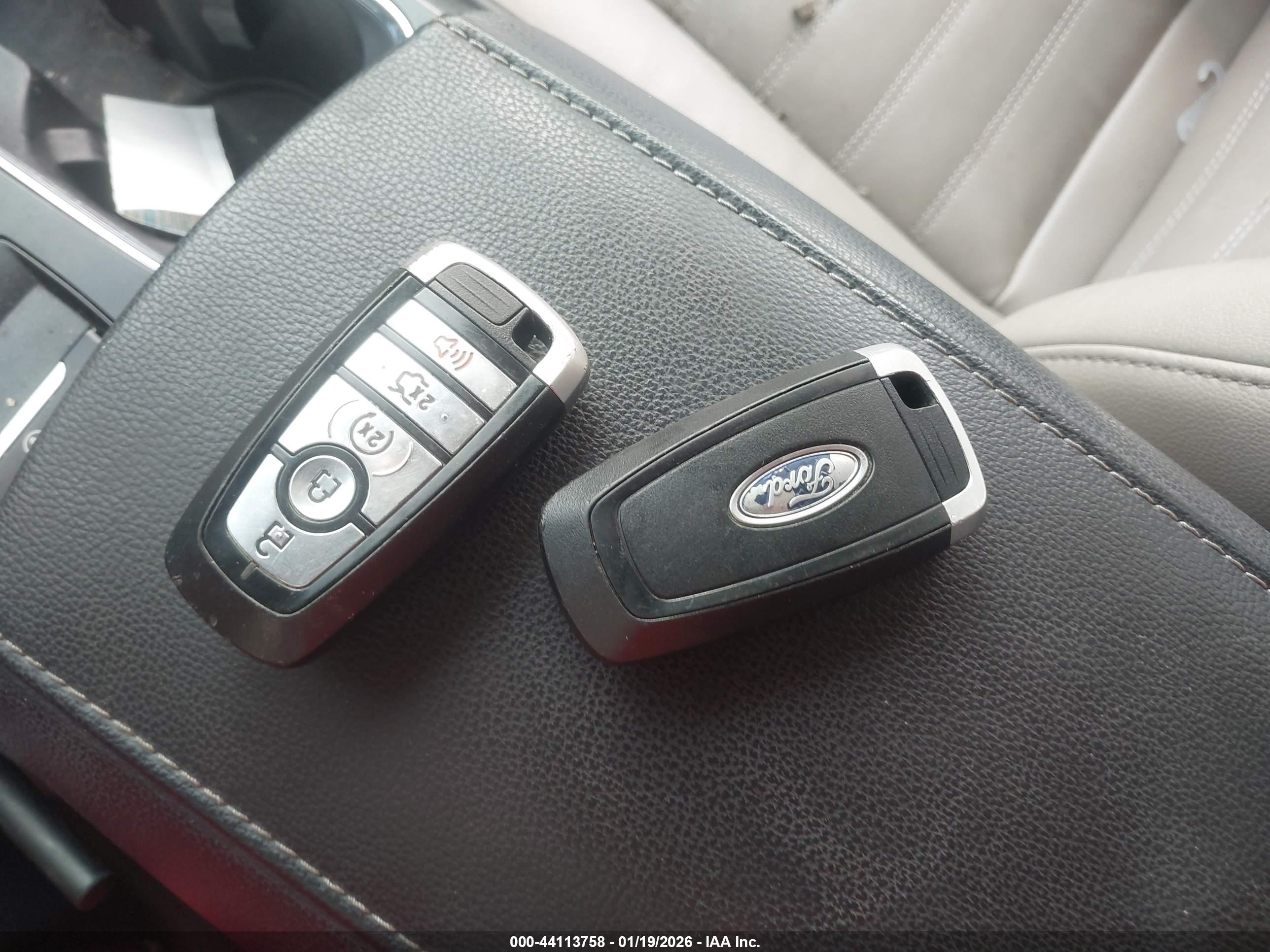 FORD FUSION image 11