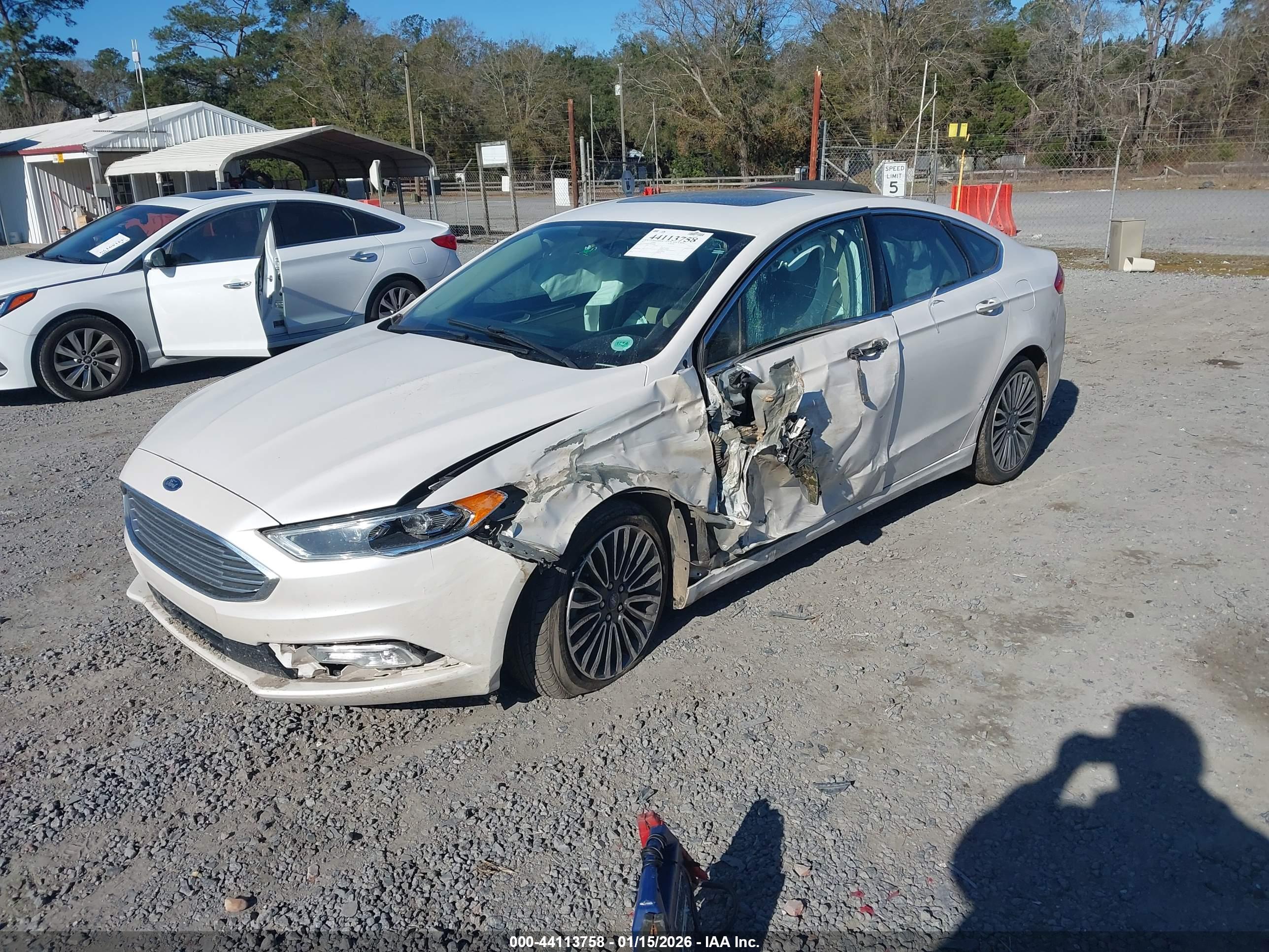 FORD FUSION image 2