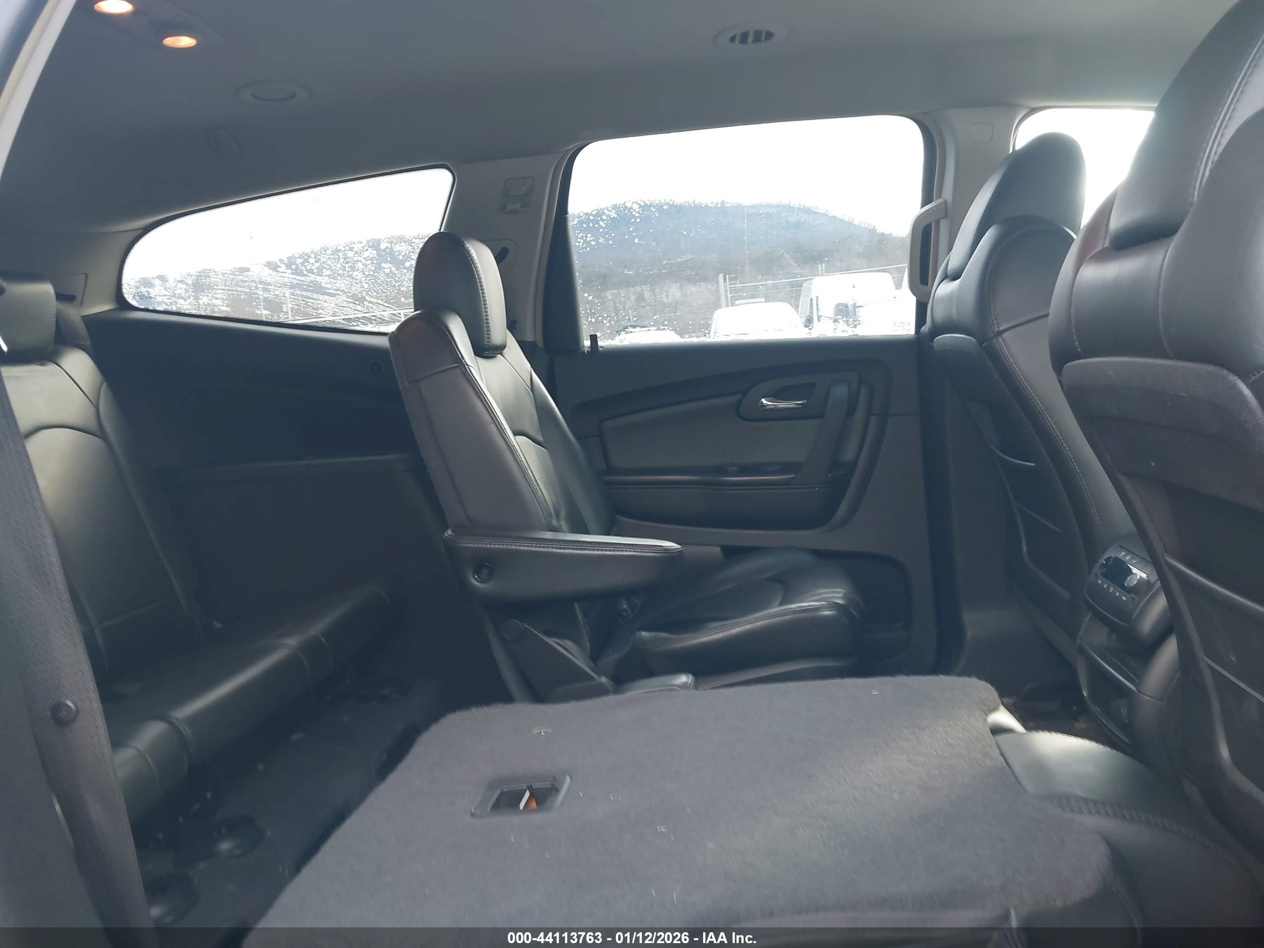 CHEVROLET TRAVERSE image 8