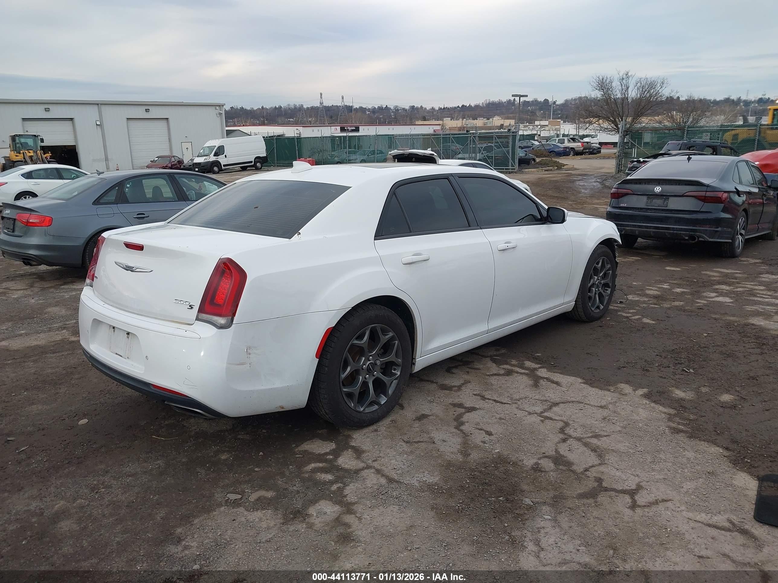 CHRYSLER 300 image 4
