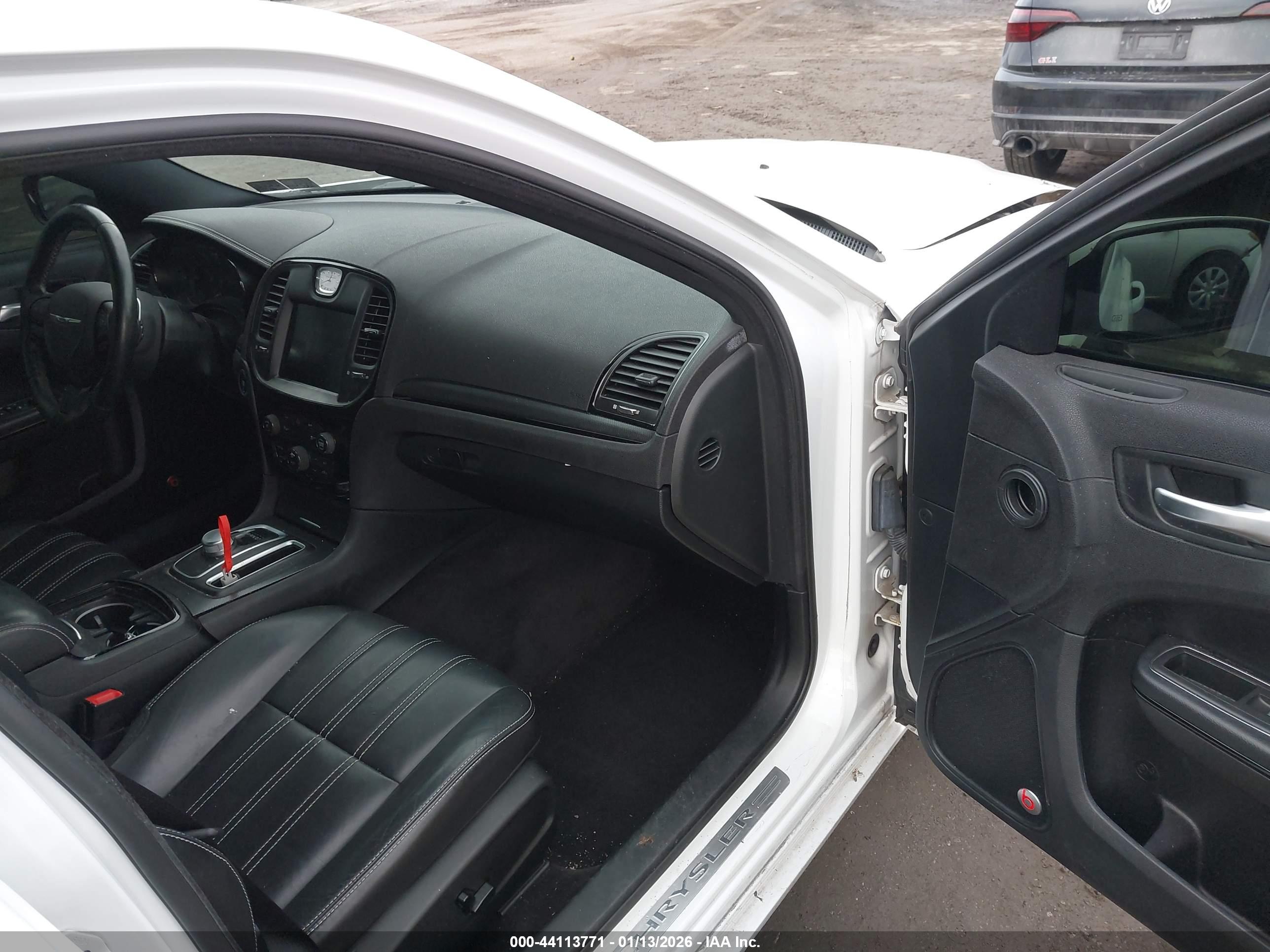 CHRYSLER 300 image 5