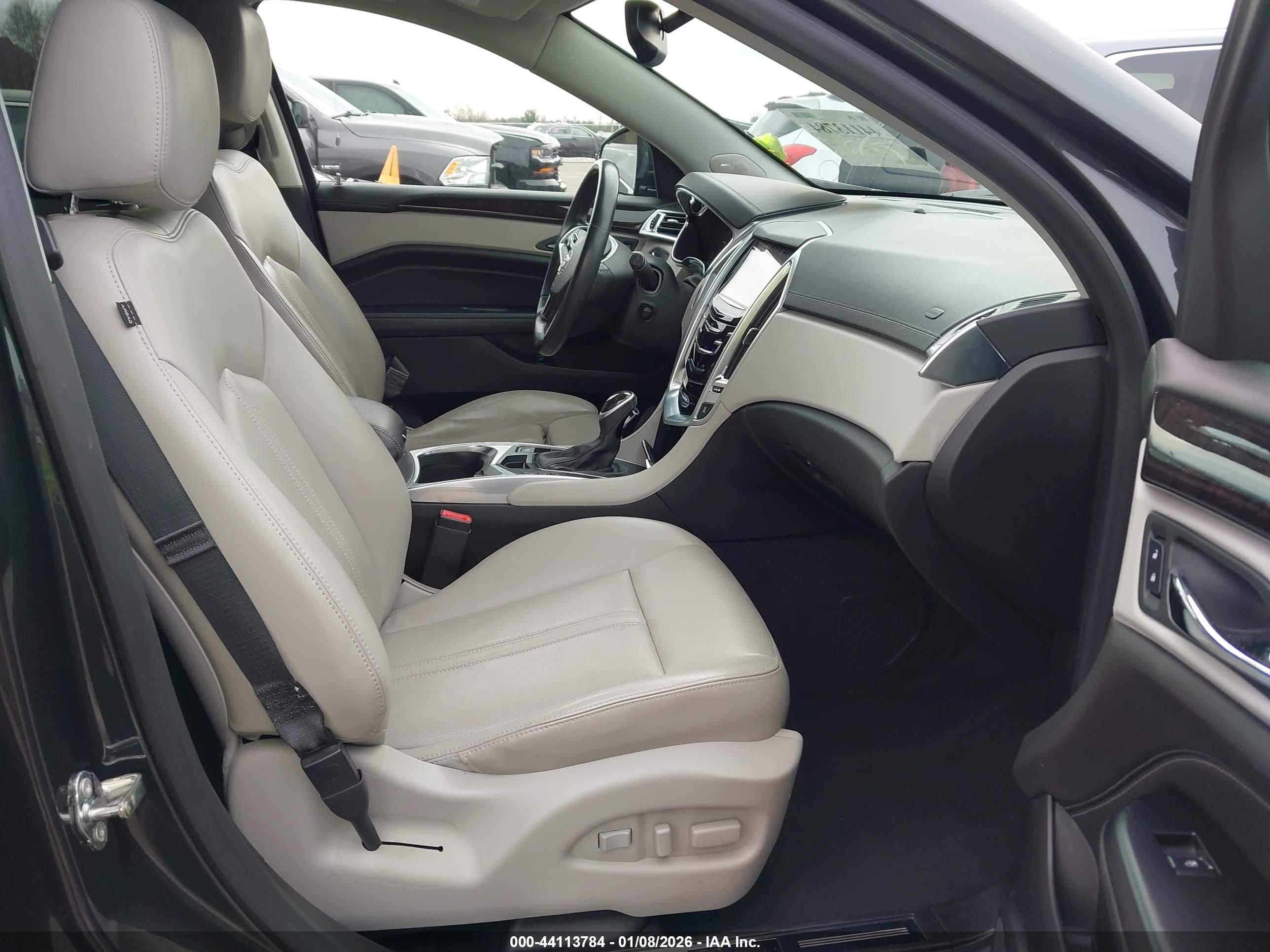 CADILLAC SRX image 5