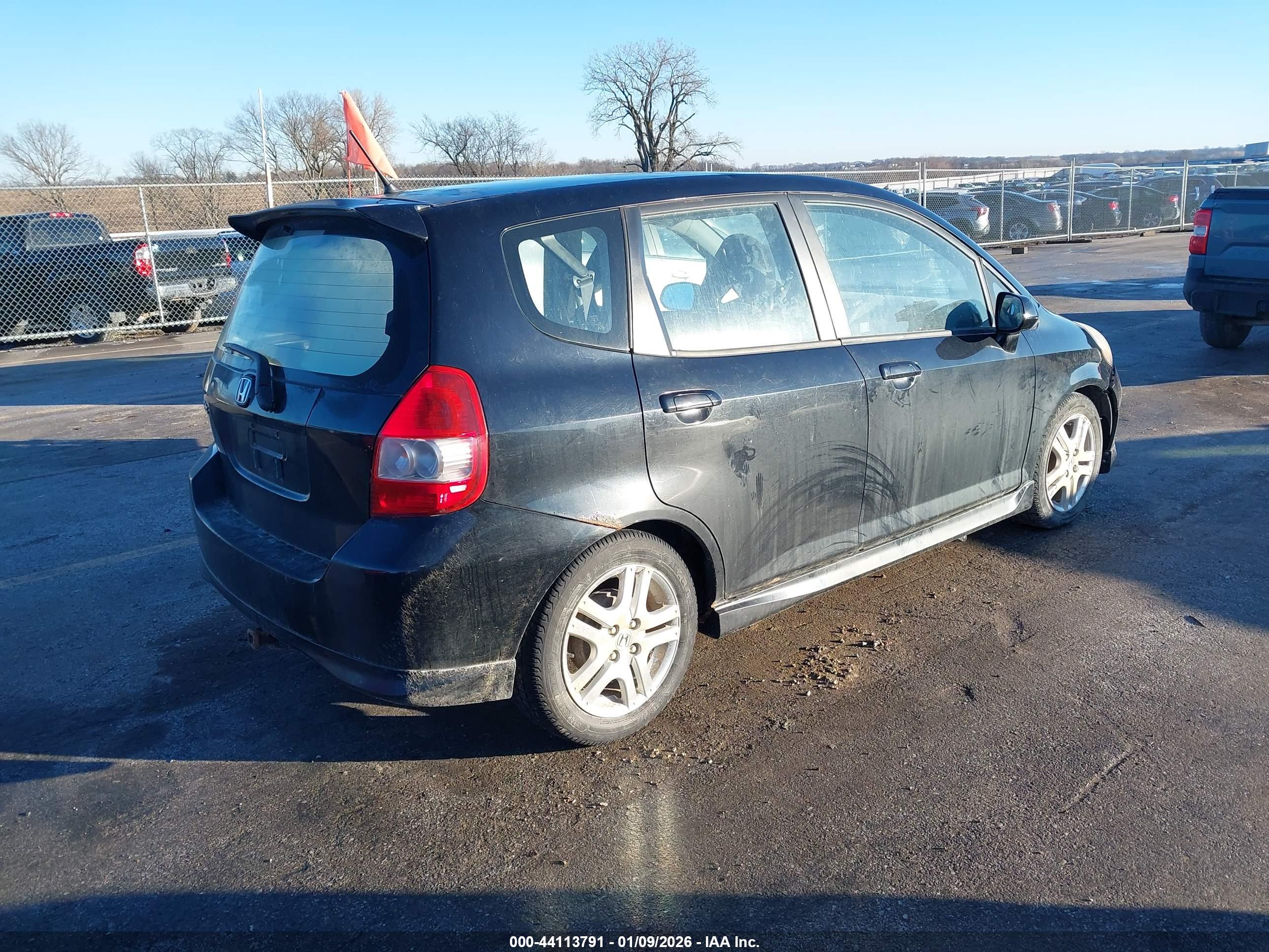 HONDA FIT image 4