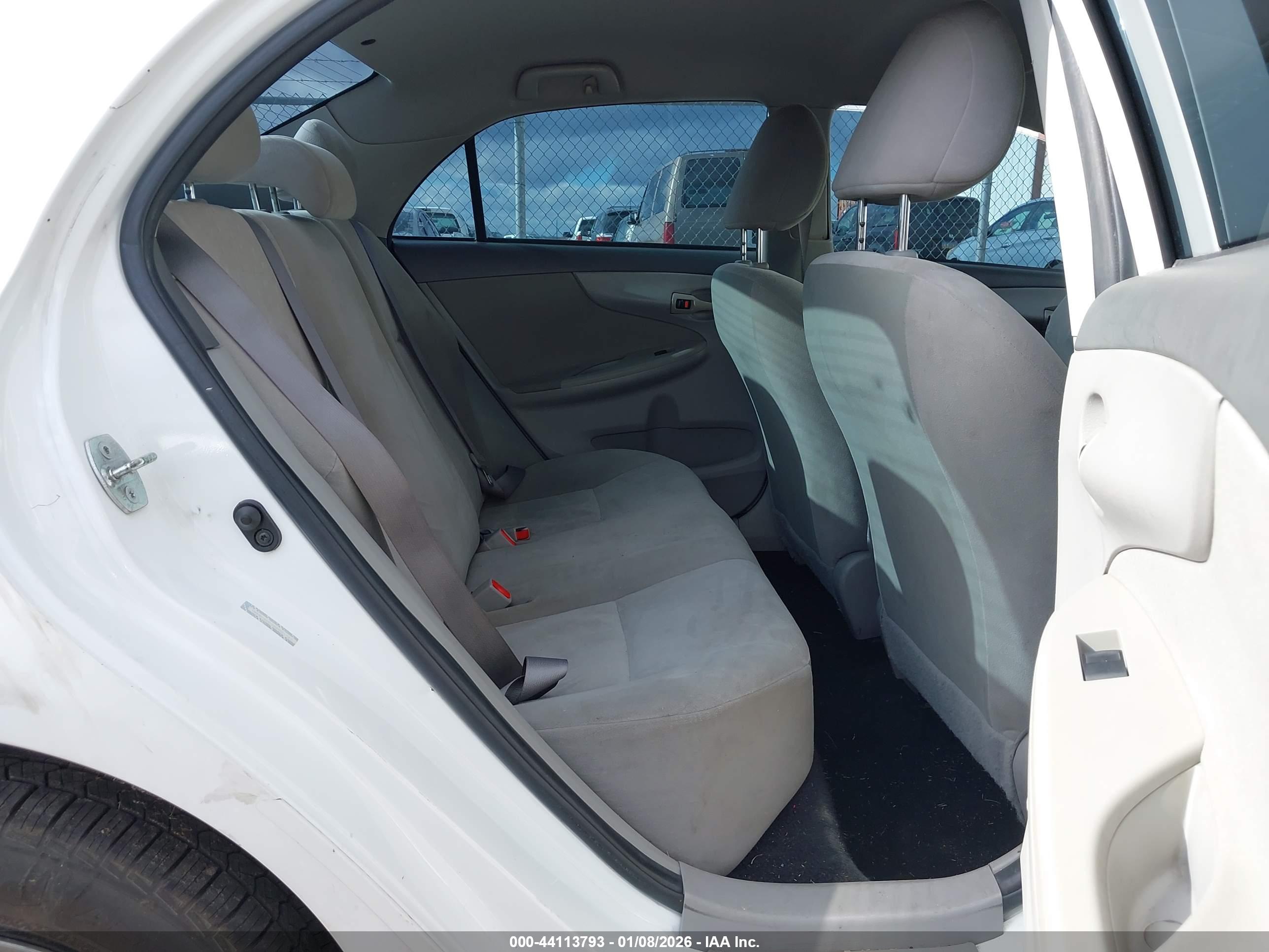 TOYOTA COROLLA image 8